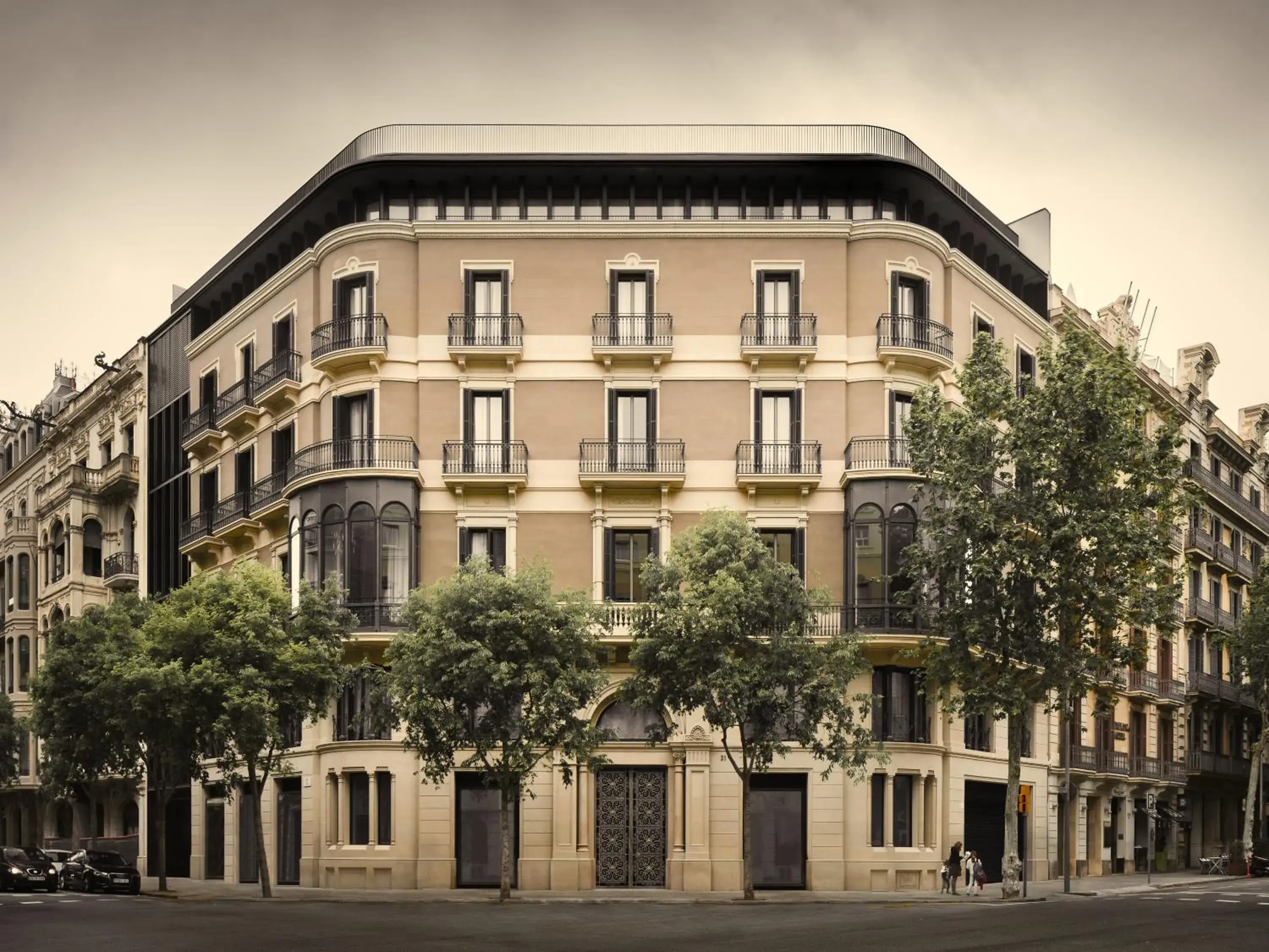 Property building in Midtown Apartments Property building in Midtown Apartments