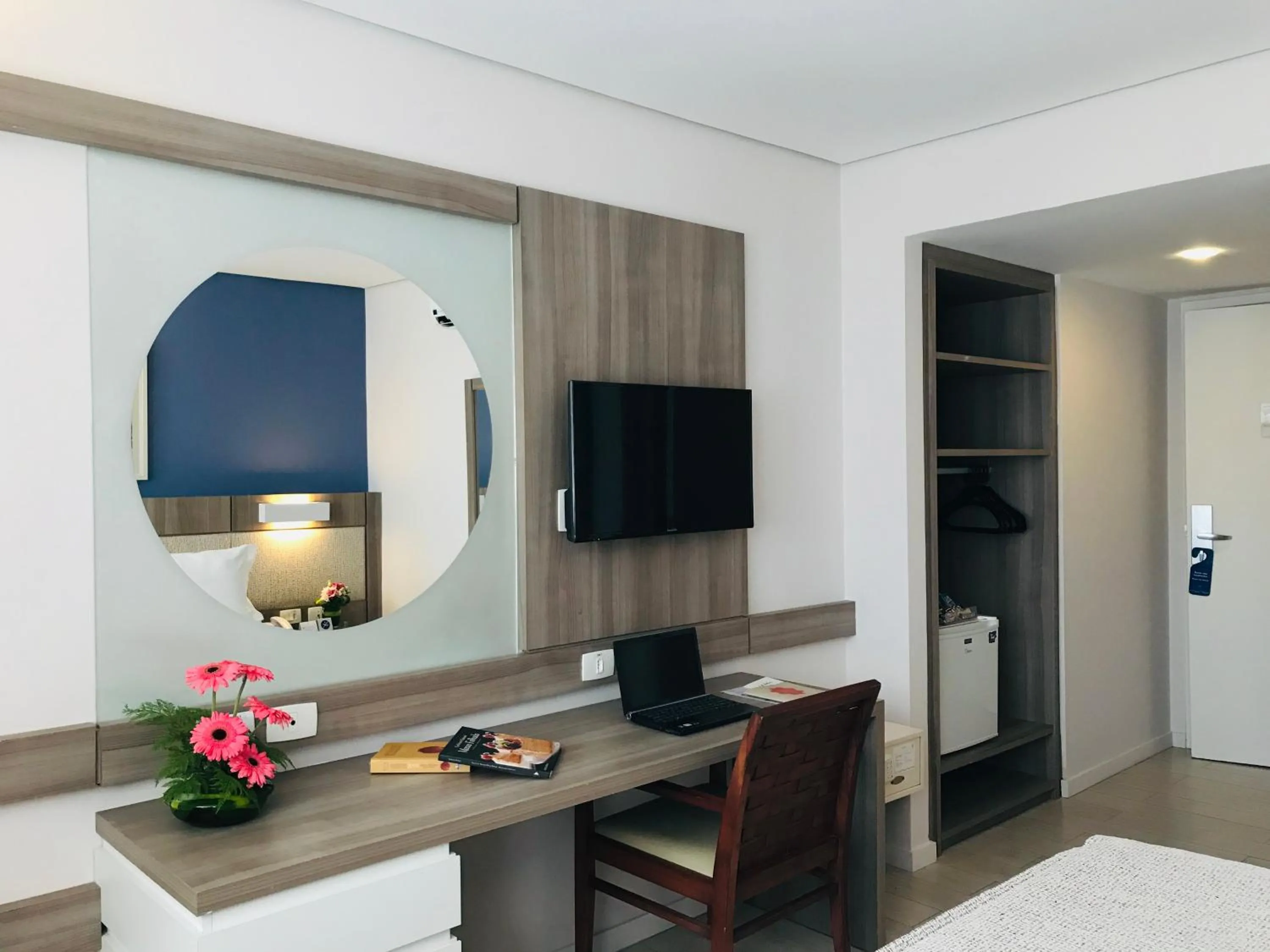 Bedroom in Mar Hotel Conventions