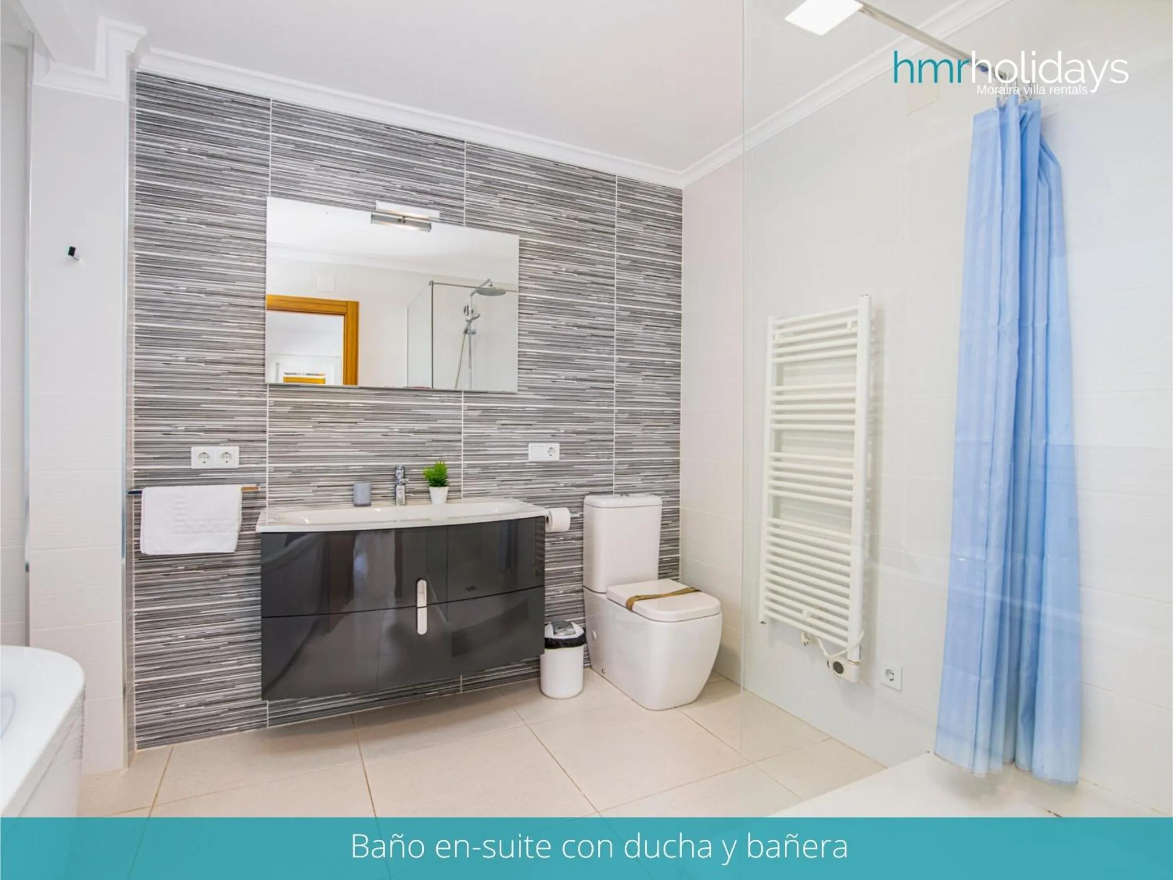 Bathroom in Penthouse Guatipiti - HMR Holidays