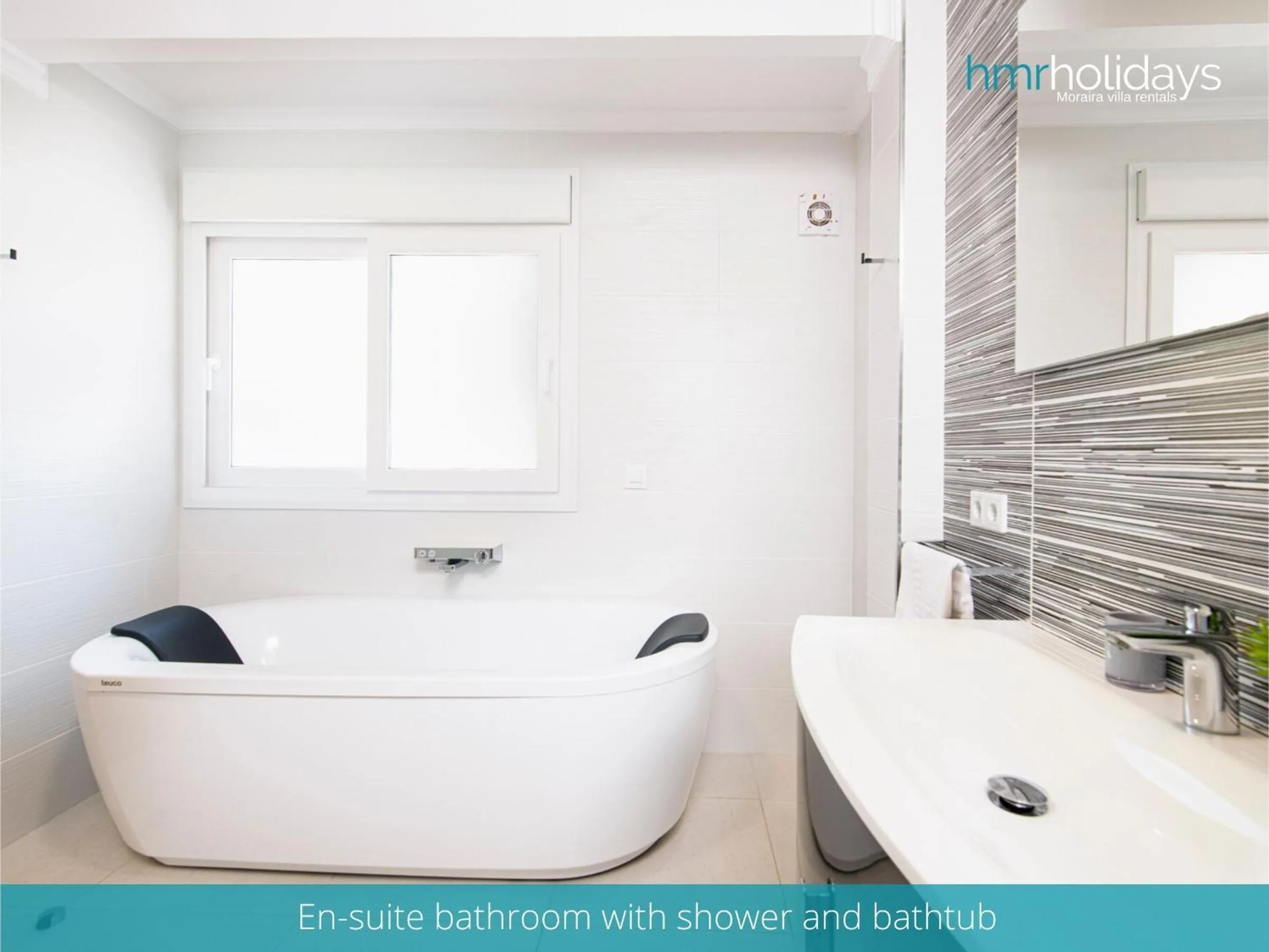 Bathroom in Penthouse Guatipiti - HMR Holidays