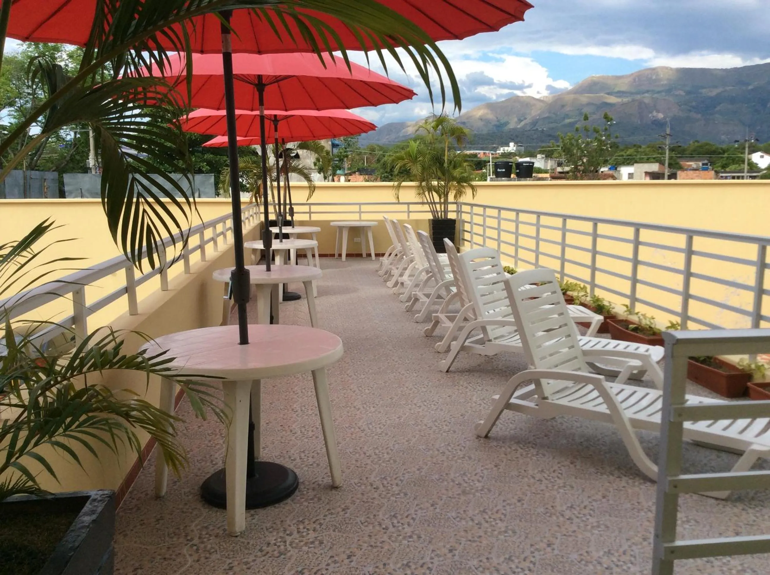 Swimming pool in Hotel Marux Plaza