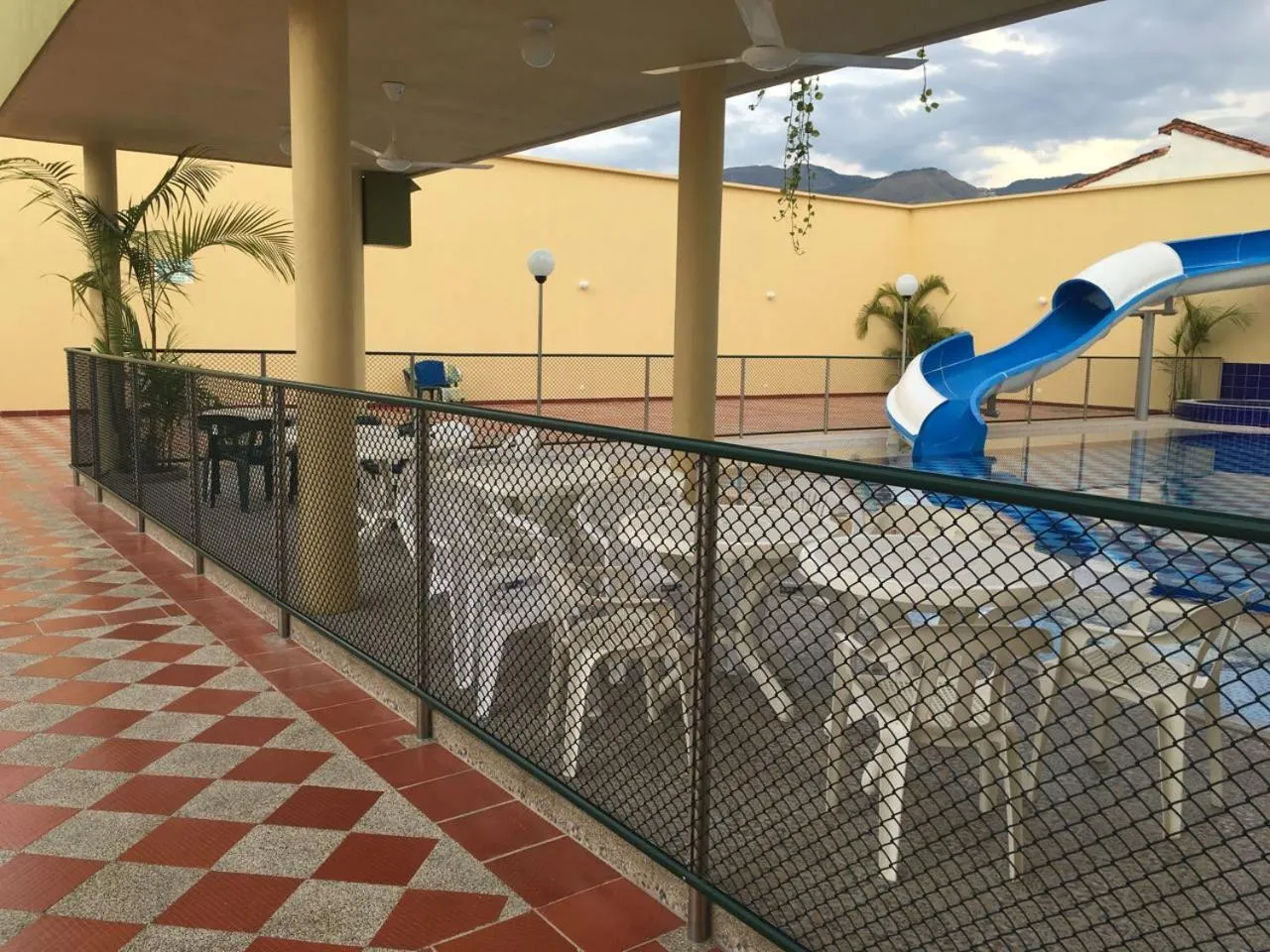 Swimming pool in Hotel Marux Plaza