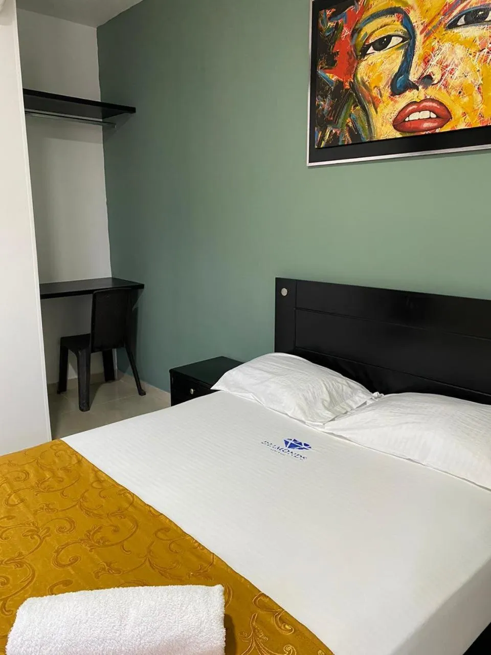 Bed in Hotel Diamonds