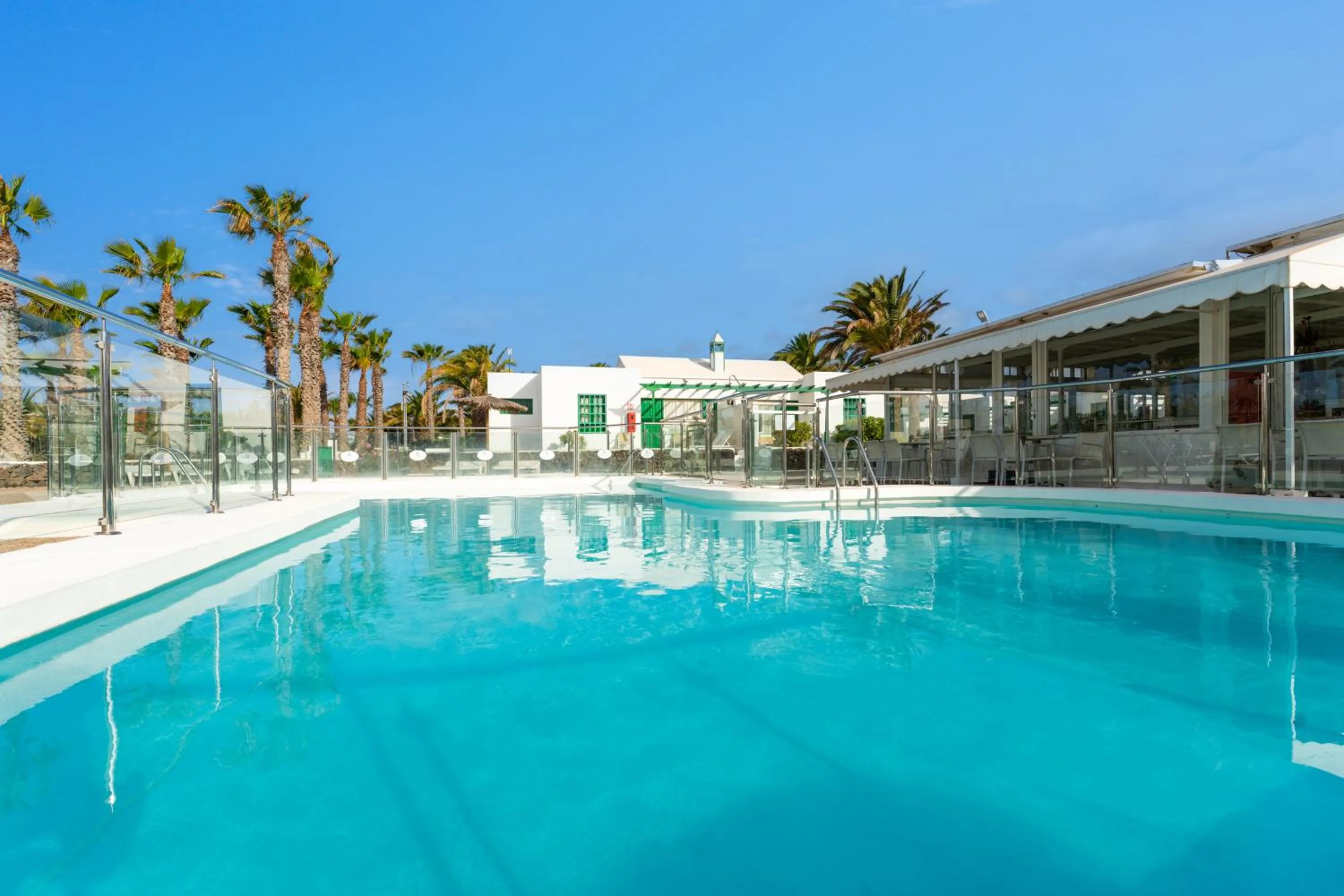 Swimming pool in Apartamentos LIVVO Las Gaviotas