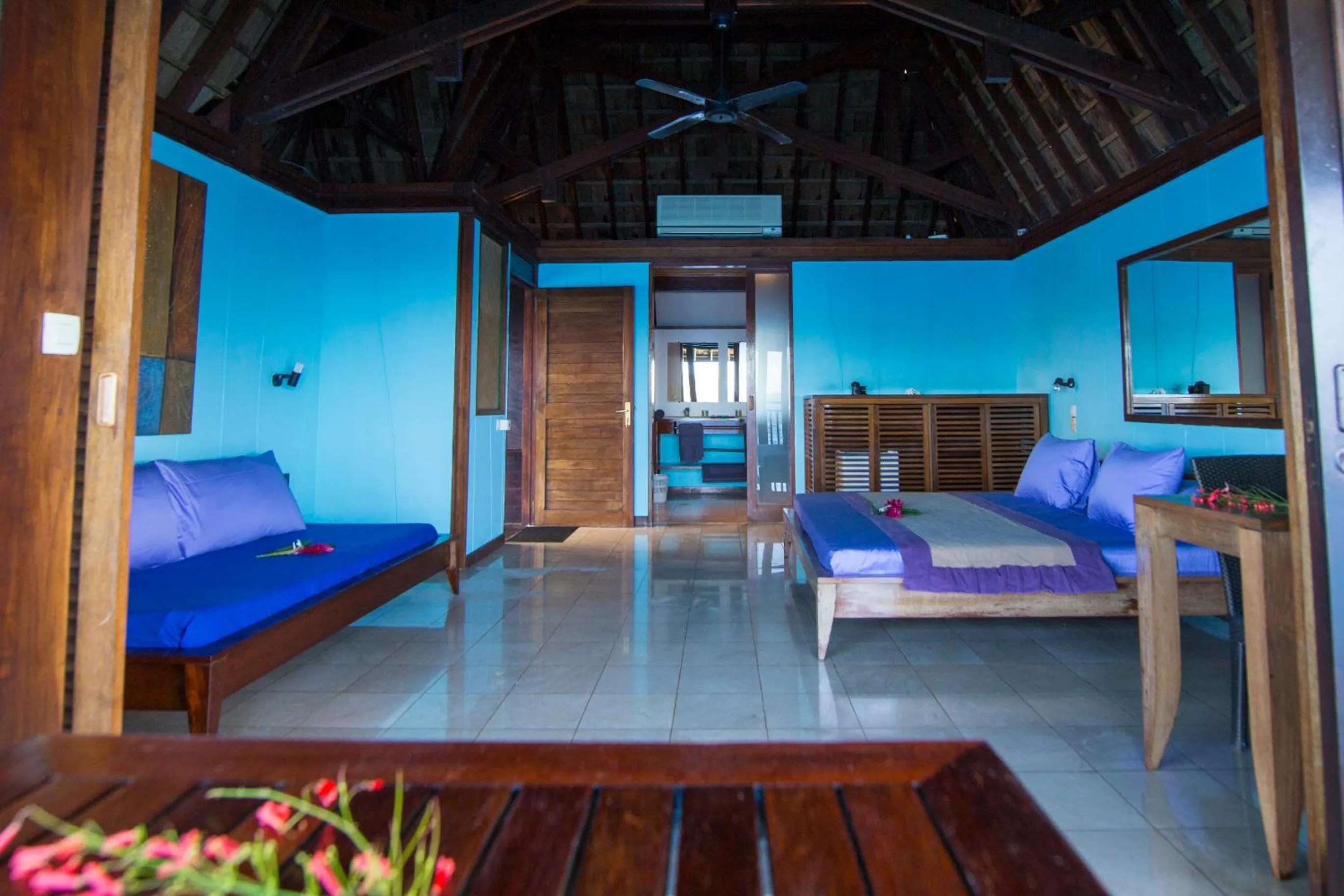 Photo of the whole room, Bed in Oa Oa Lodge