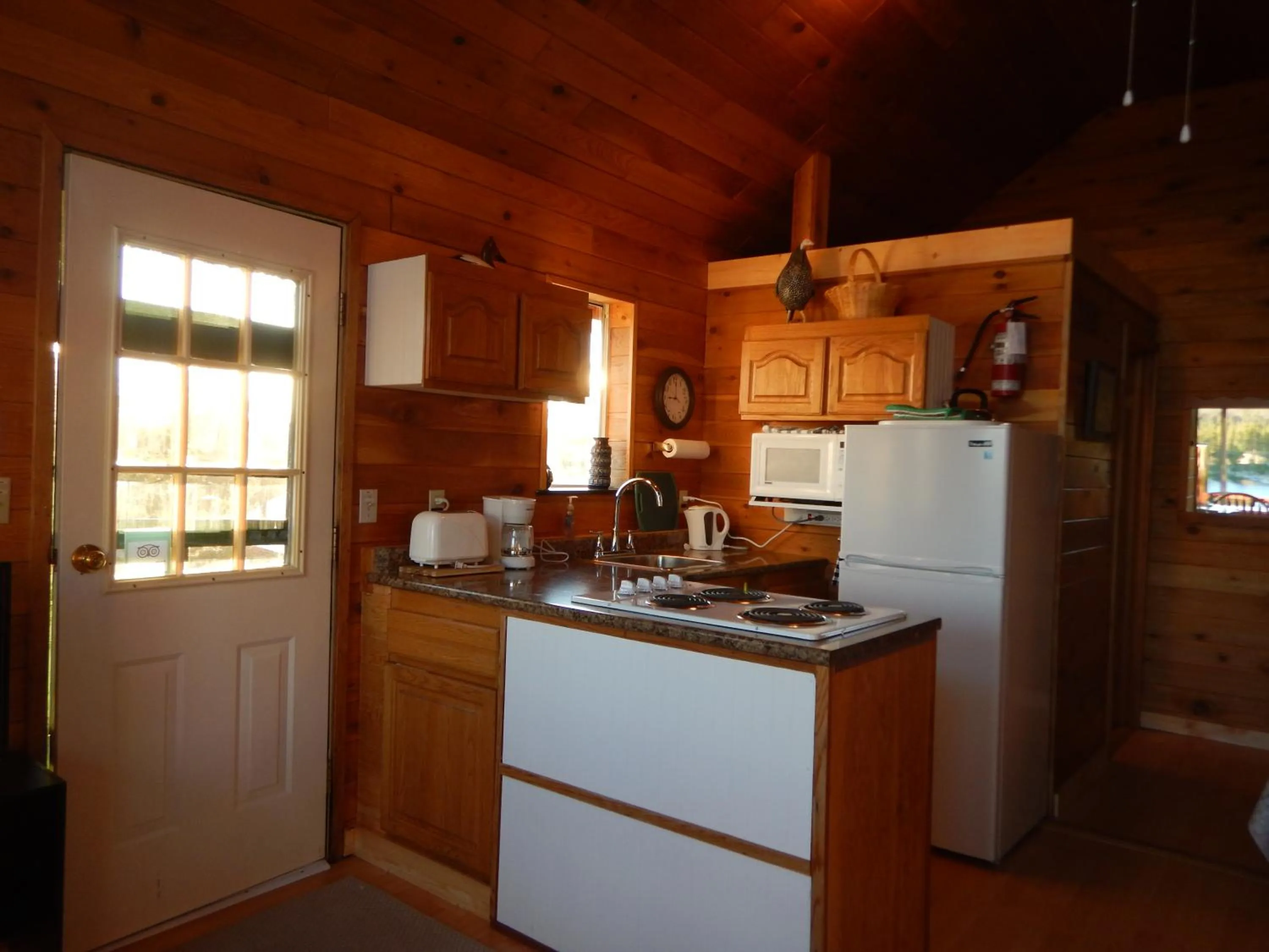 Kitchen or kitchenette in Nimpo Lake Resort