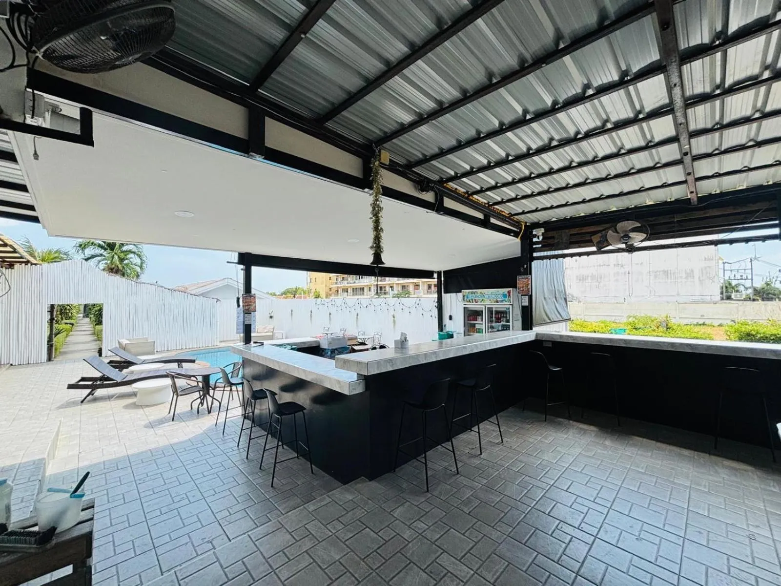 Lounge or bar in 1715 House - White Rhino