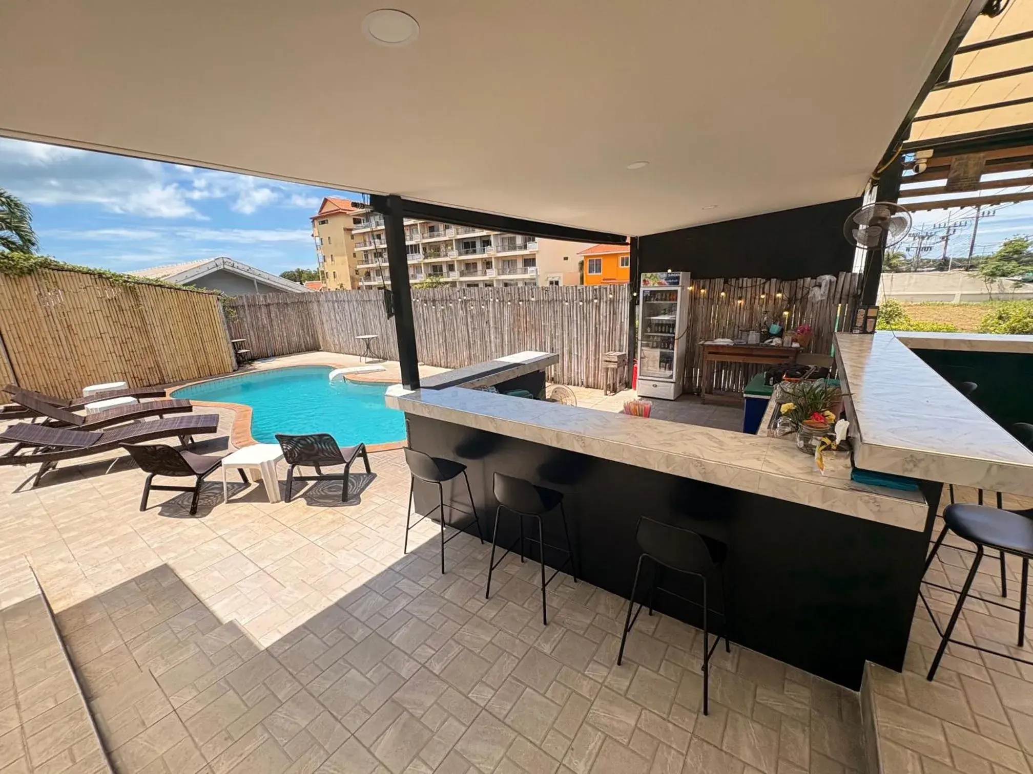 Lounge or bar in 1715 House - White Rhino Lounge or bar in 1715 House - White Rhino