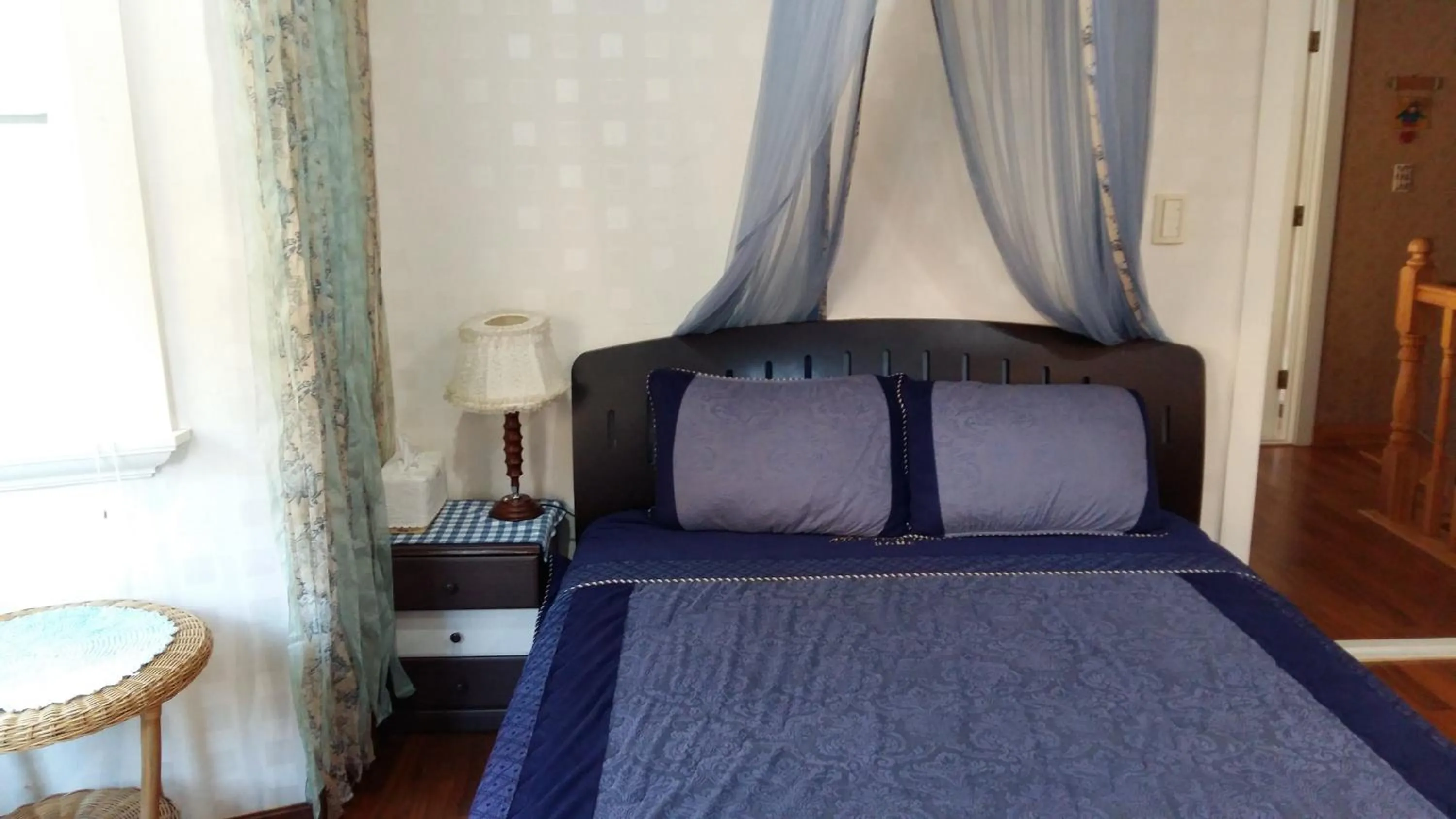 Day, Bed in Fermata Pension