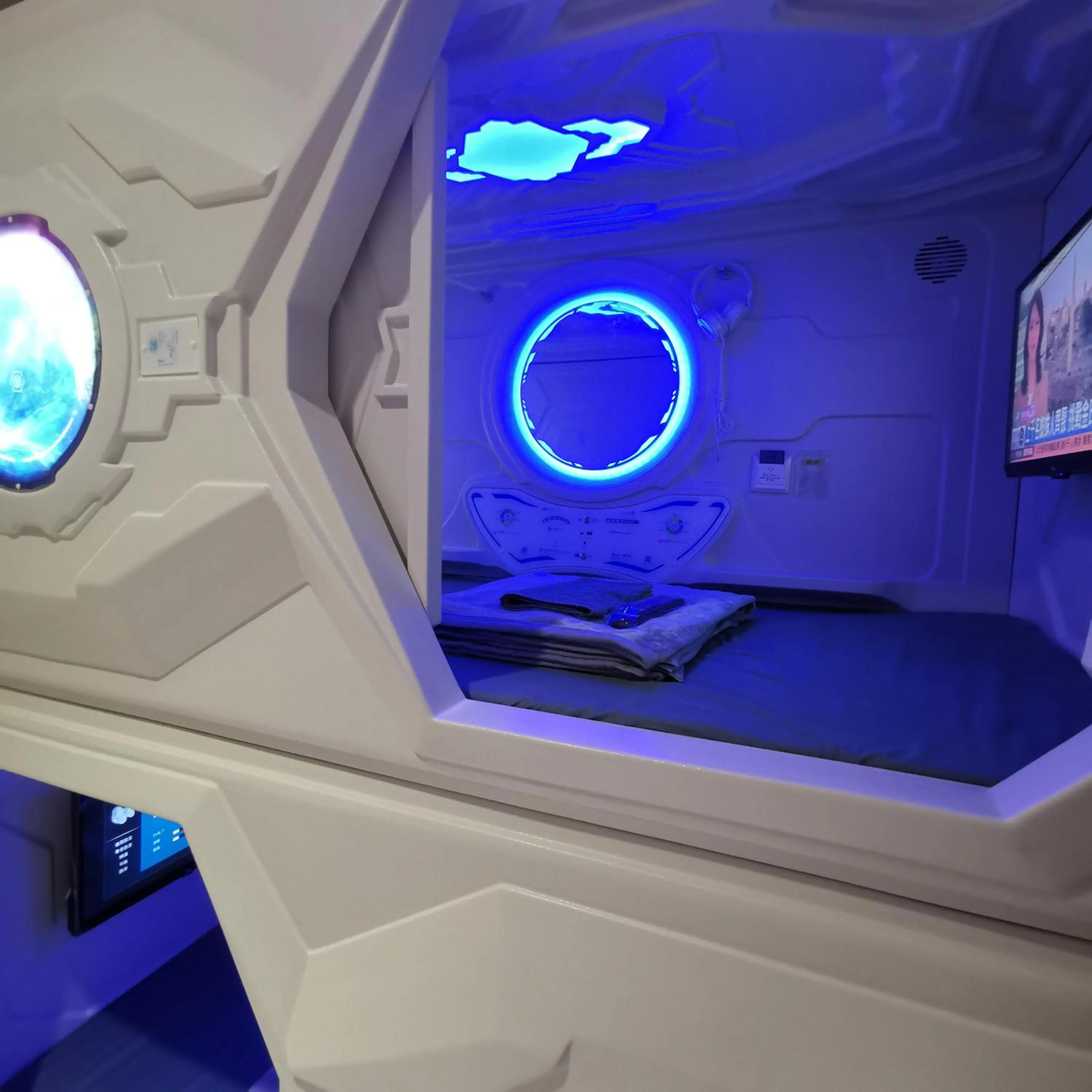 橙舍太空艙 TW Capsule Hostel