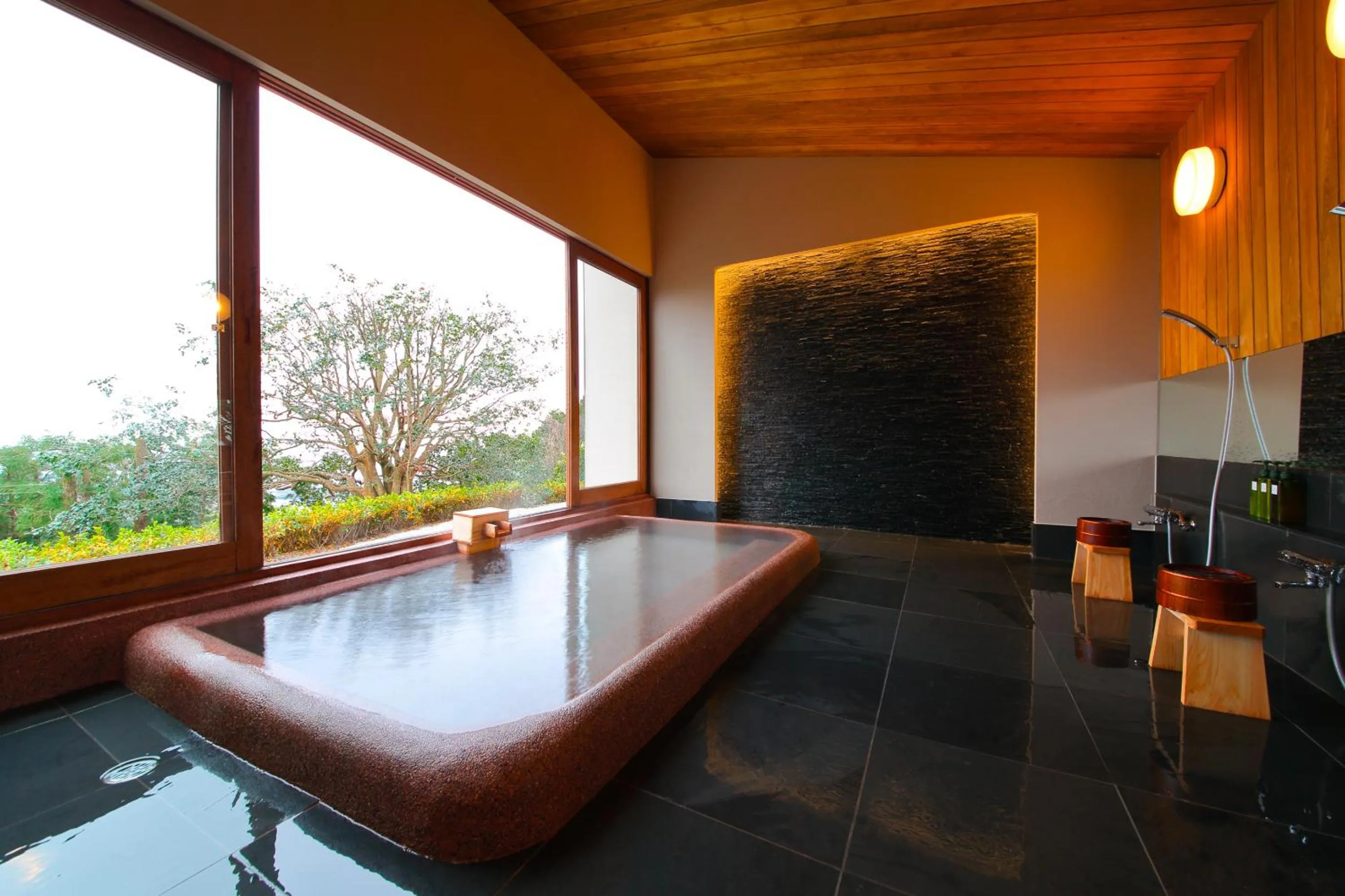 Hot Spring Bath in SEKIYA RESORT Terrace Midoubaru