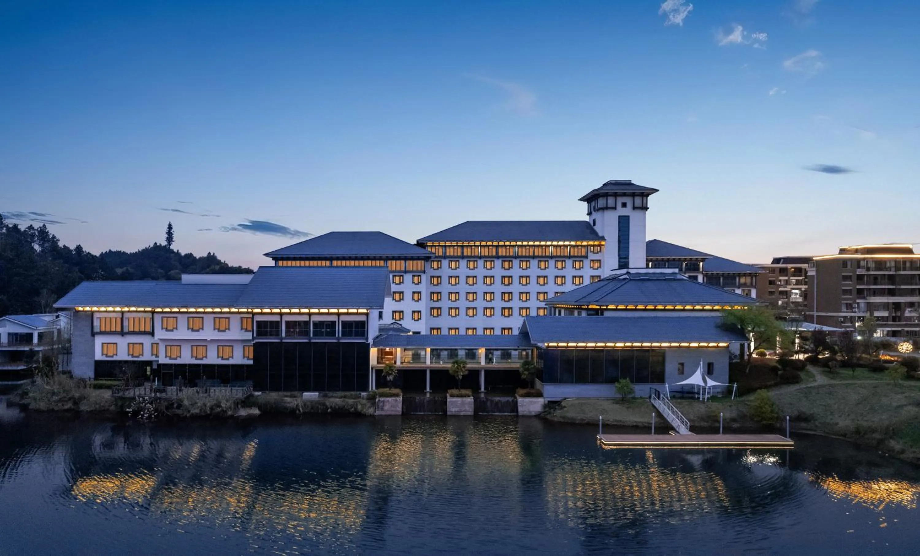 Property building in LakeSide Resort Jingdezhen