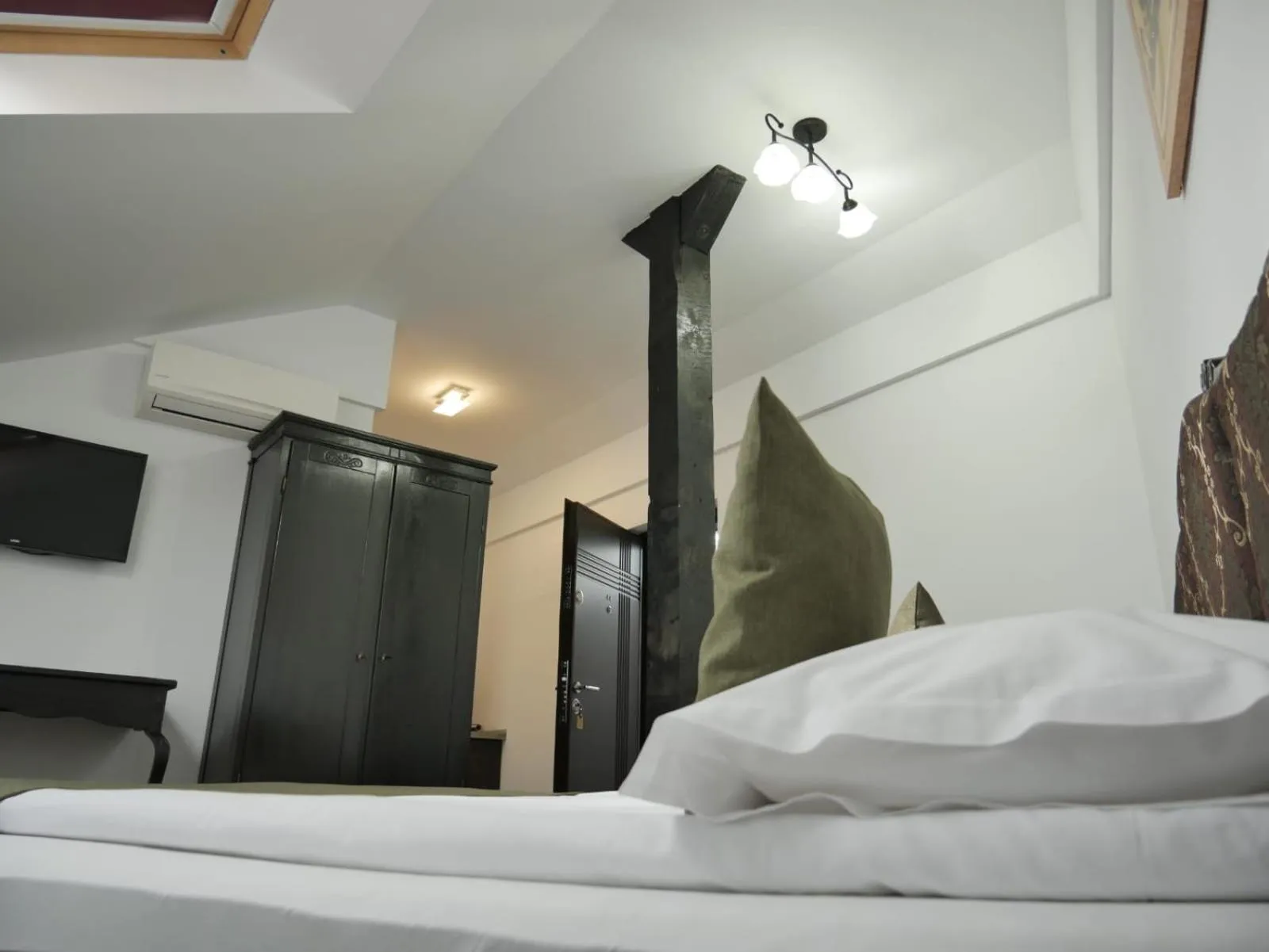 Photo of the whole room, Bed in Sibiu City Center Apartments