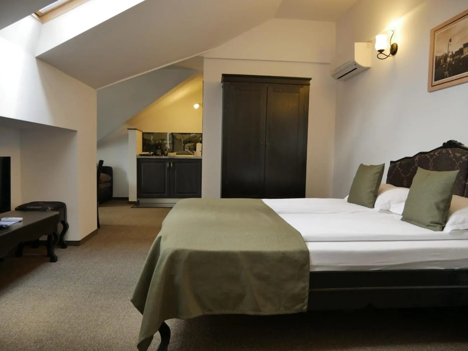 Photo of the whole room, Bed in Sibiu City Center Apartments