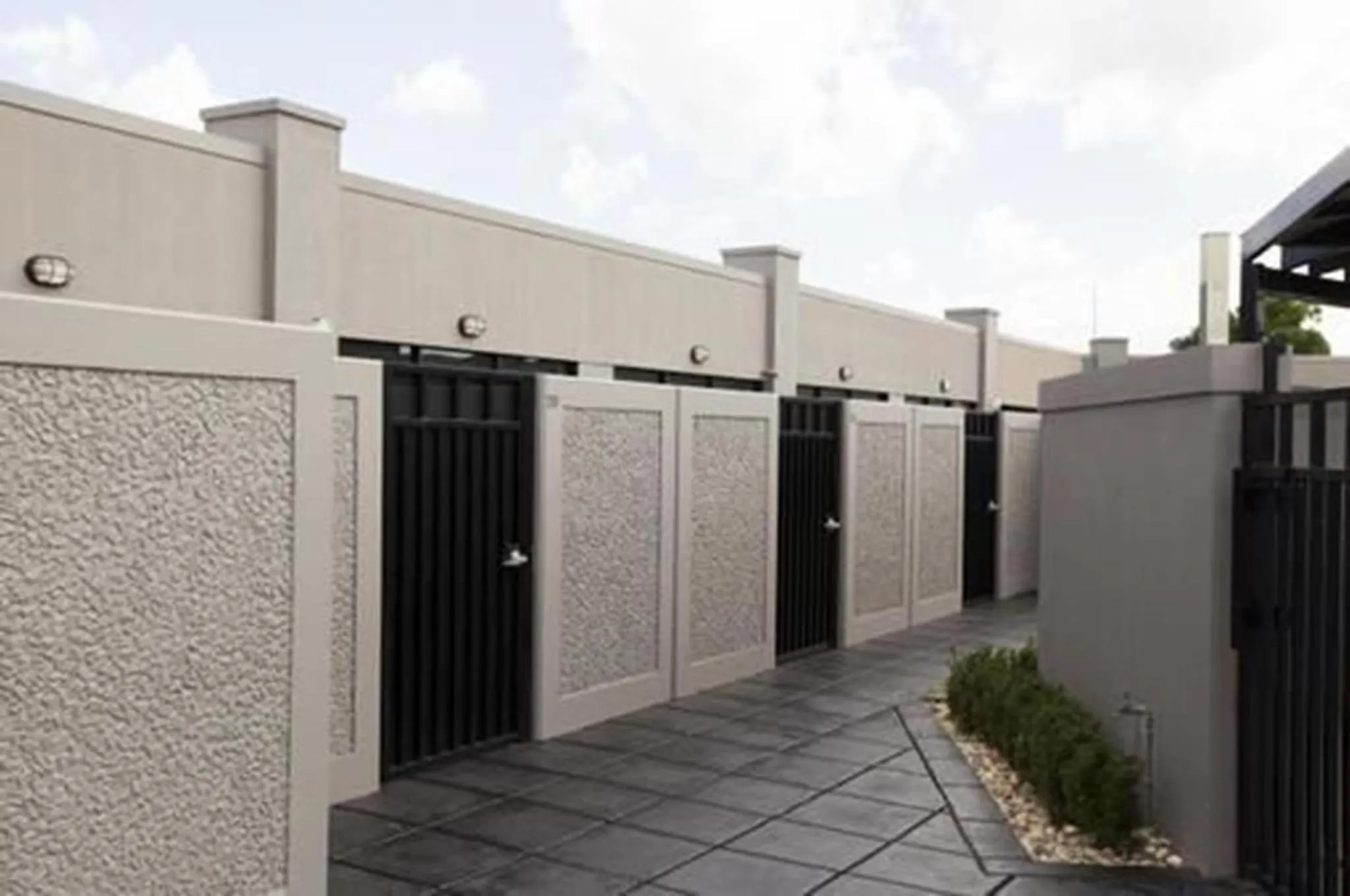 Facade/entrance in Southgate