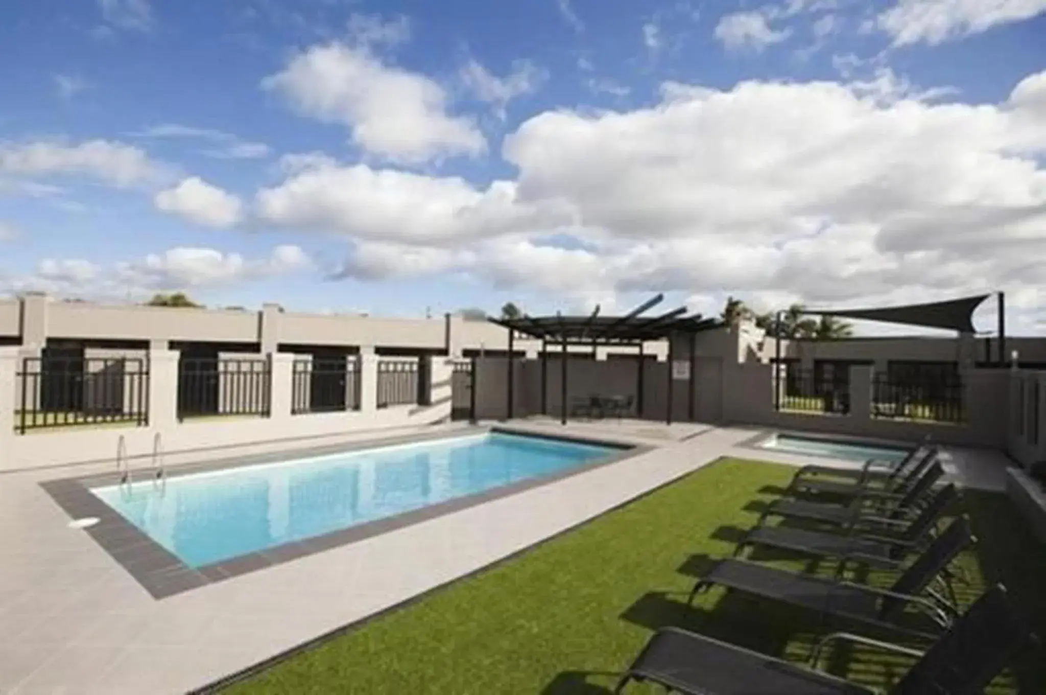 Pool view in Southgate Pool view in Southgate