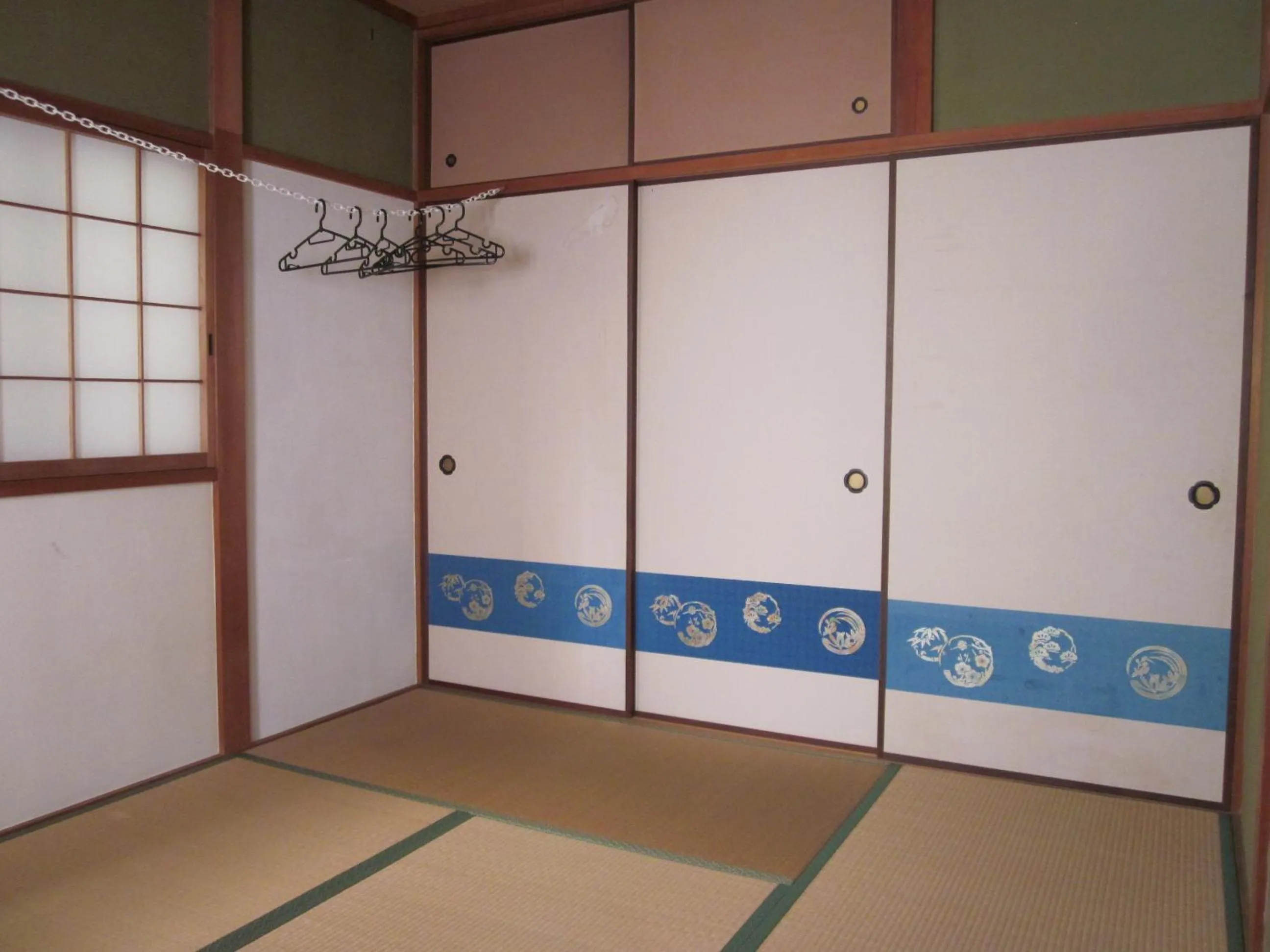 Photo of the whole room in Enman Guest House Osaka