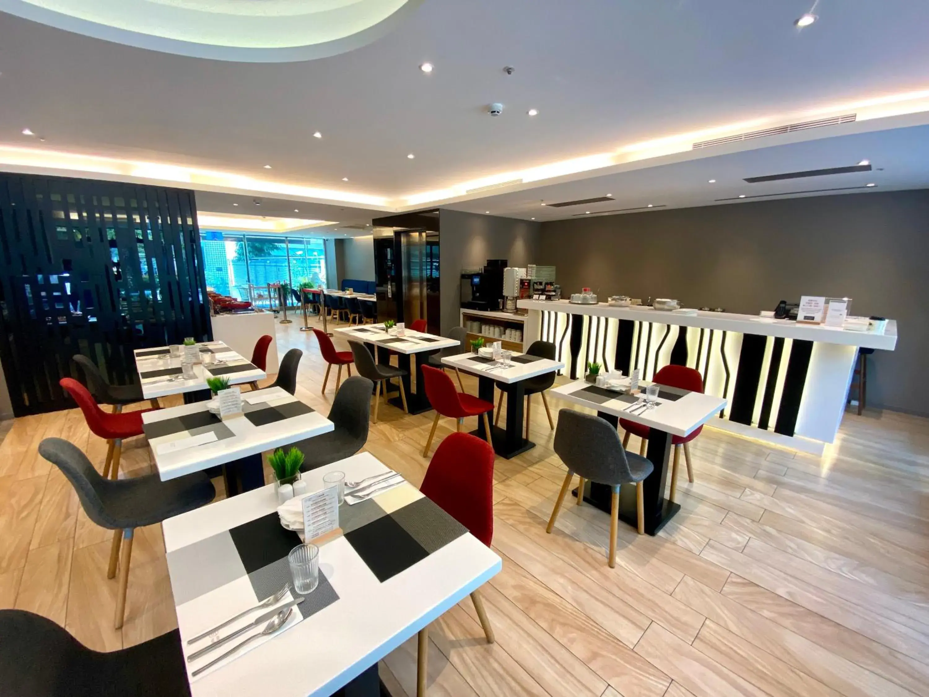 Restaurant/places to eat in Sonnien Hotel Restaurant/places to eat in Sonnien Hotel