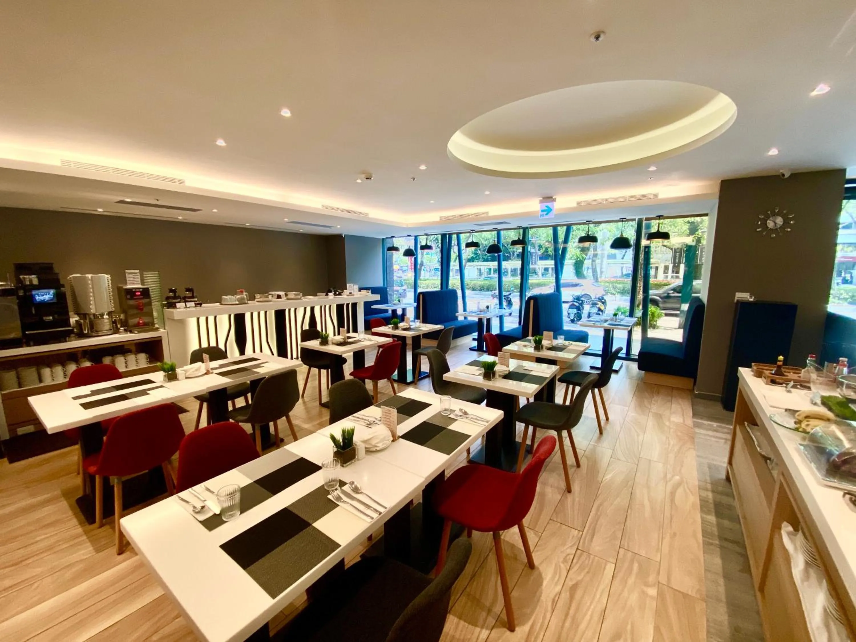 Restaurant/places to eat in Sonnien Hotel