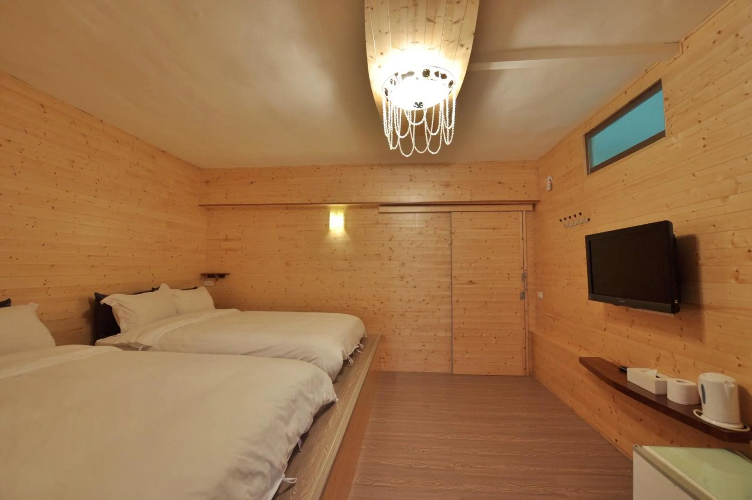 Photo of the whole room, Bed in Runners' House Taitung