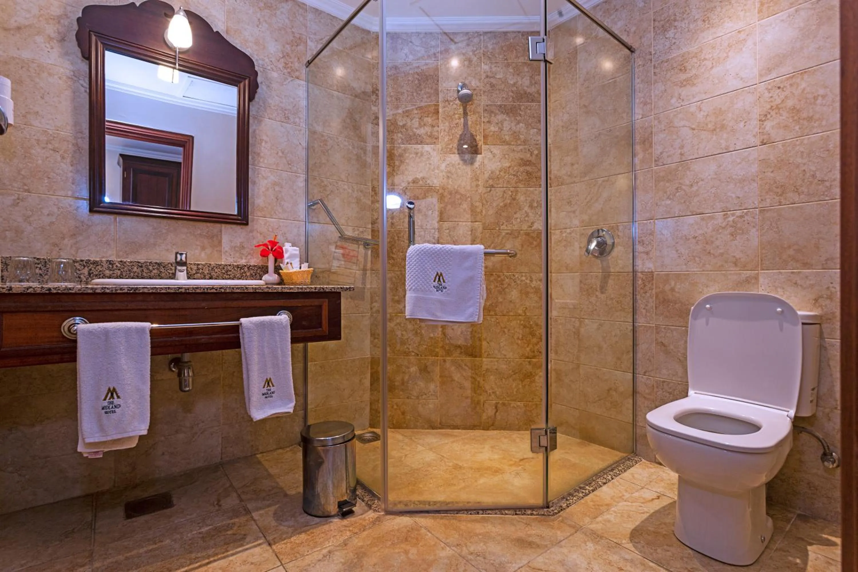 Shower in Midland Hotel Nakuru