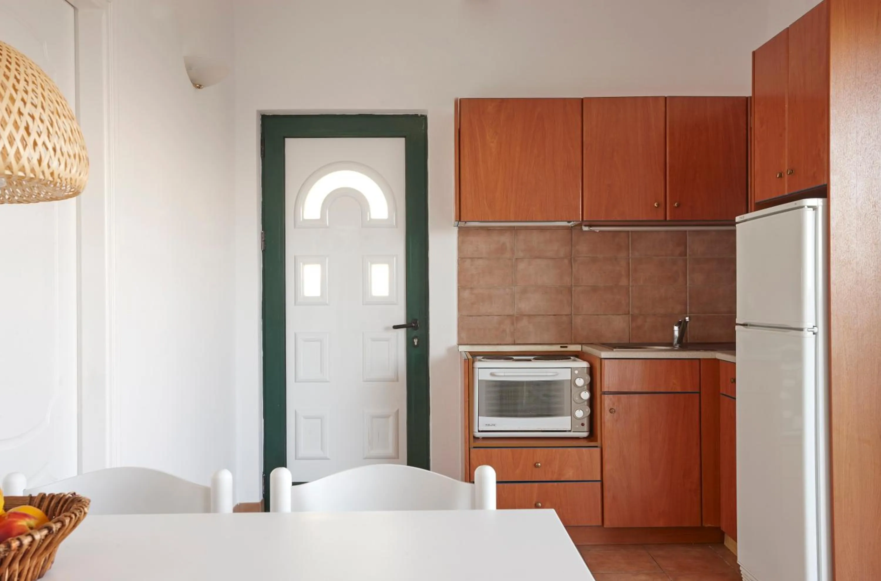 Kitchen or kitchenette, Bed in Anassa Mare Villas & Residences