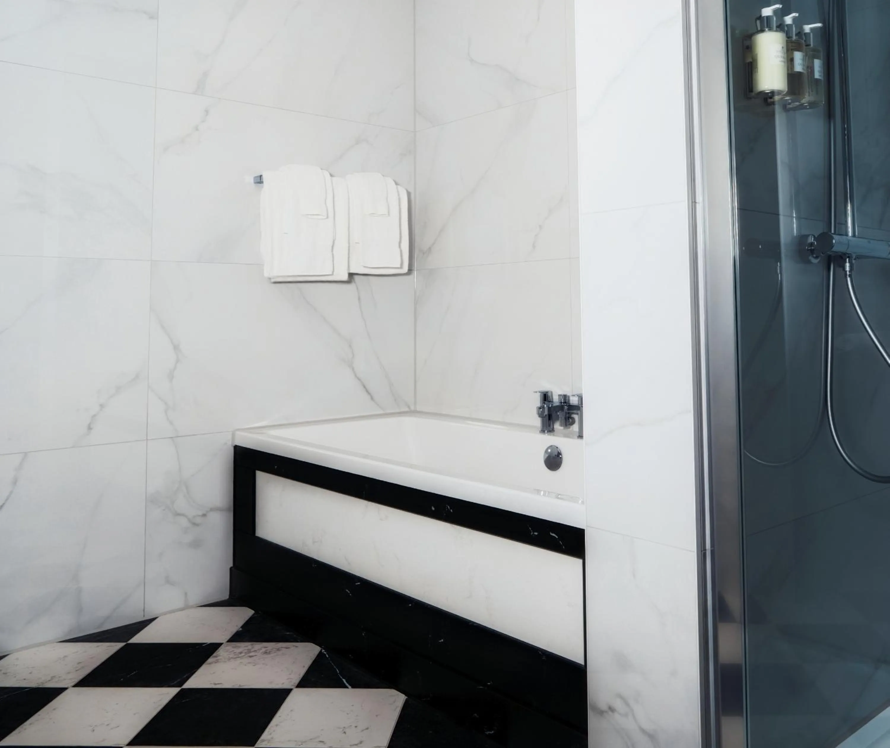 Bath in Crossbasket Castle, Hotel & Restaurant