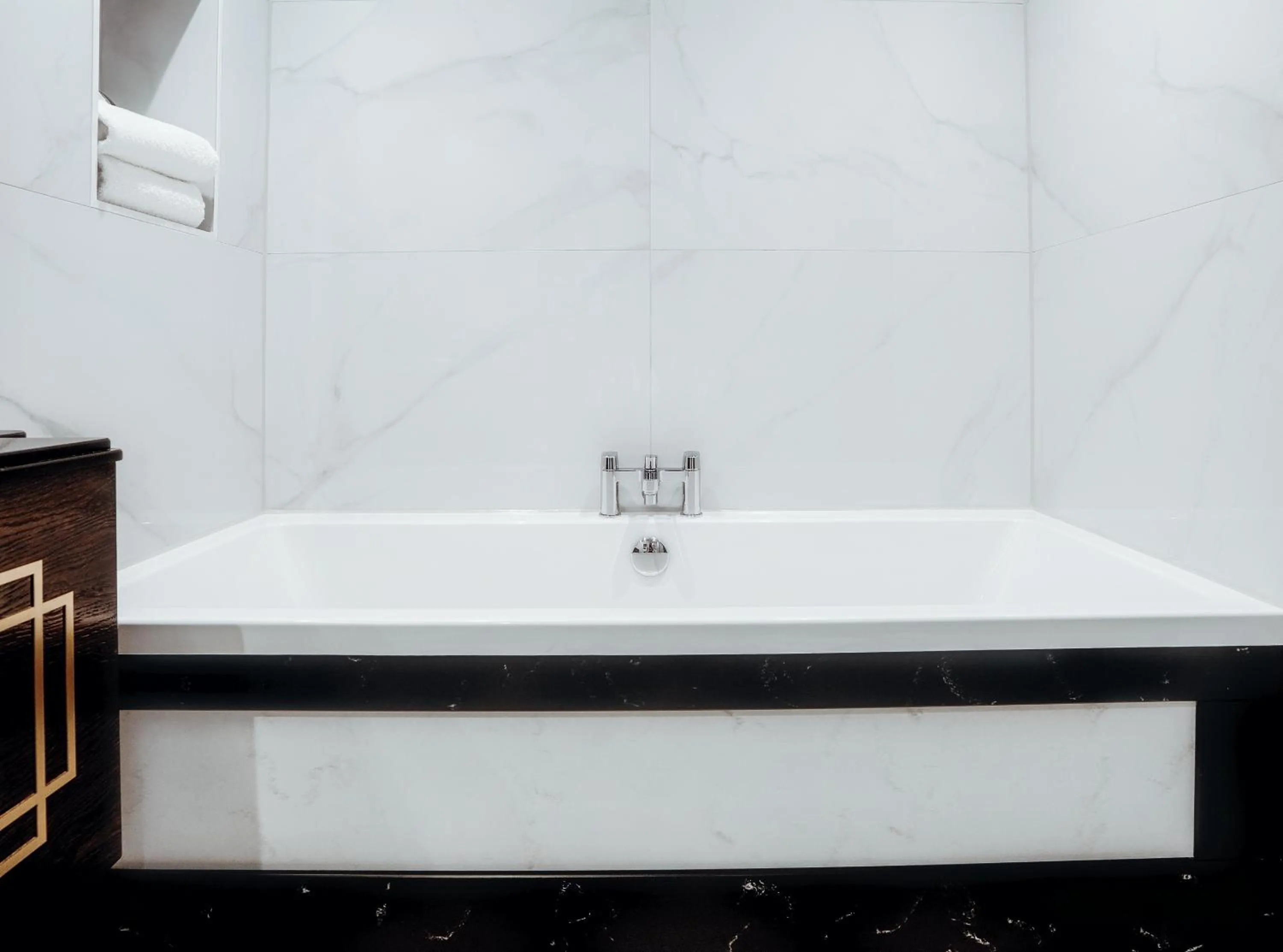 Bathroom in Crossbasket Castle, Hotel & Restaurant