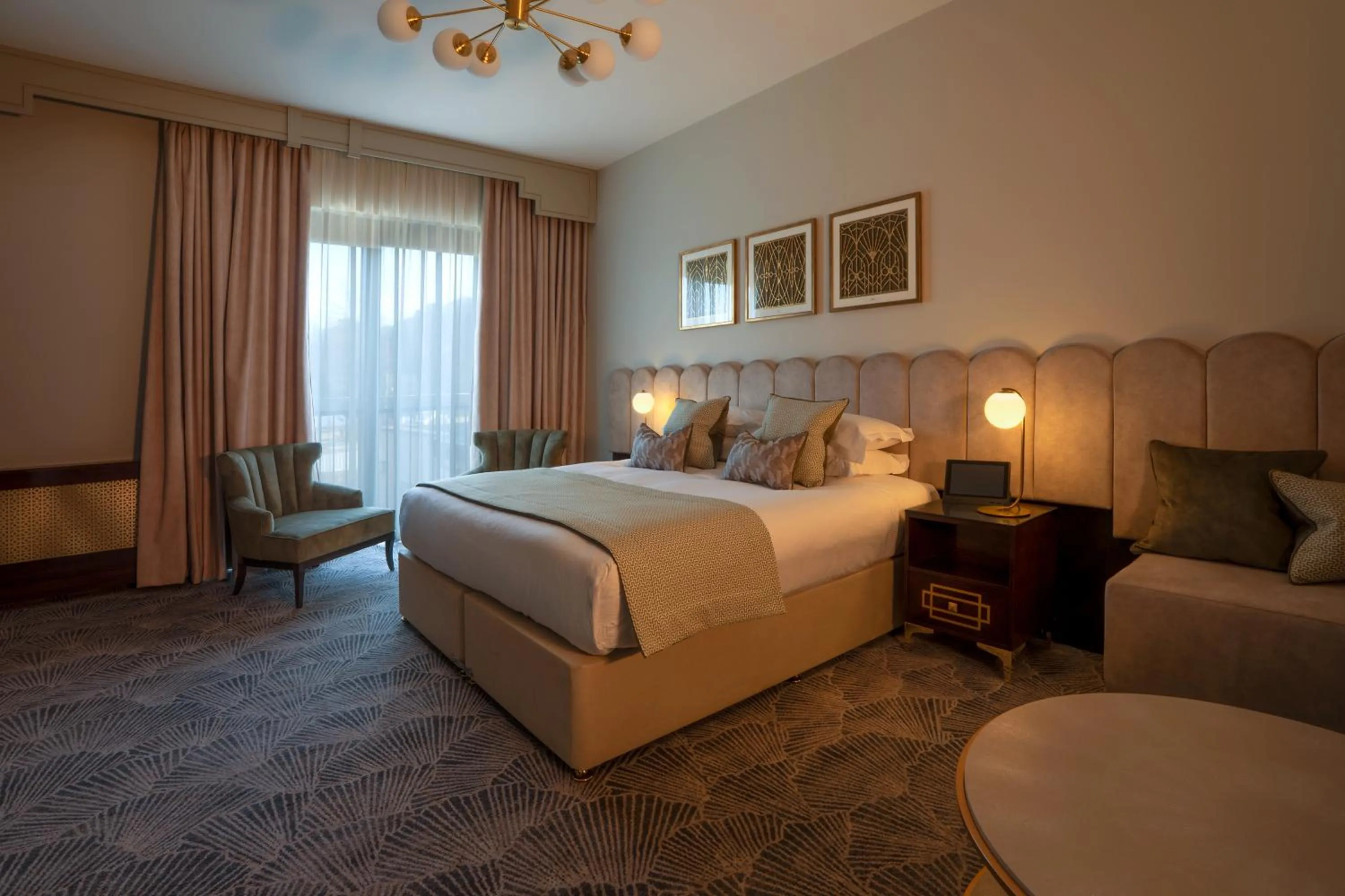 Bedroom, Bed in Crossbasket Castle, Hotel & Restaurant