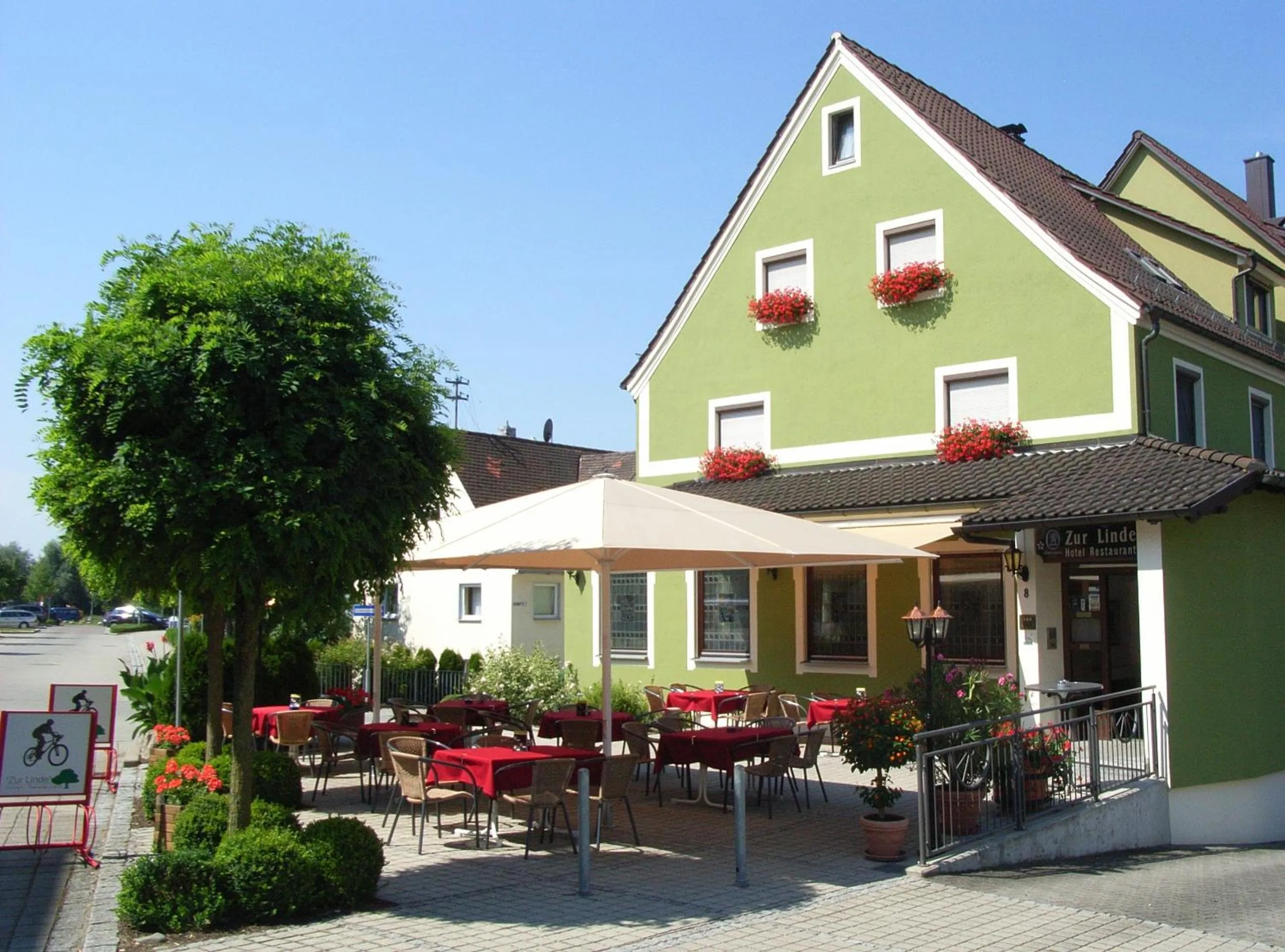 Property building in Hotel Restaurant Zur Linde