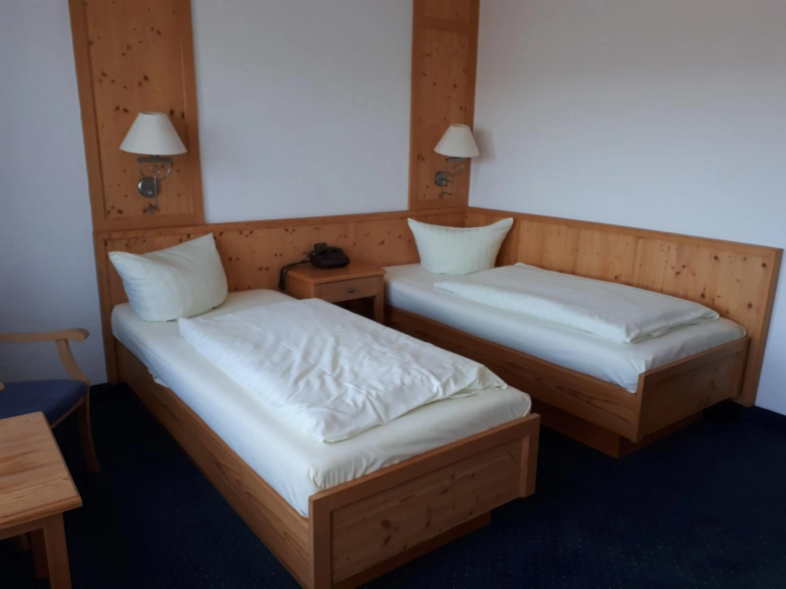 Bed in Hotel - Gasthof Spessarttor & Hotel Bergwiesen -hier auf Wunsch Zimmer mit Balkon