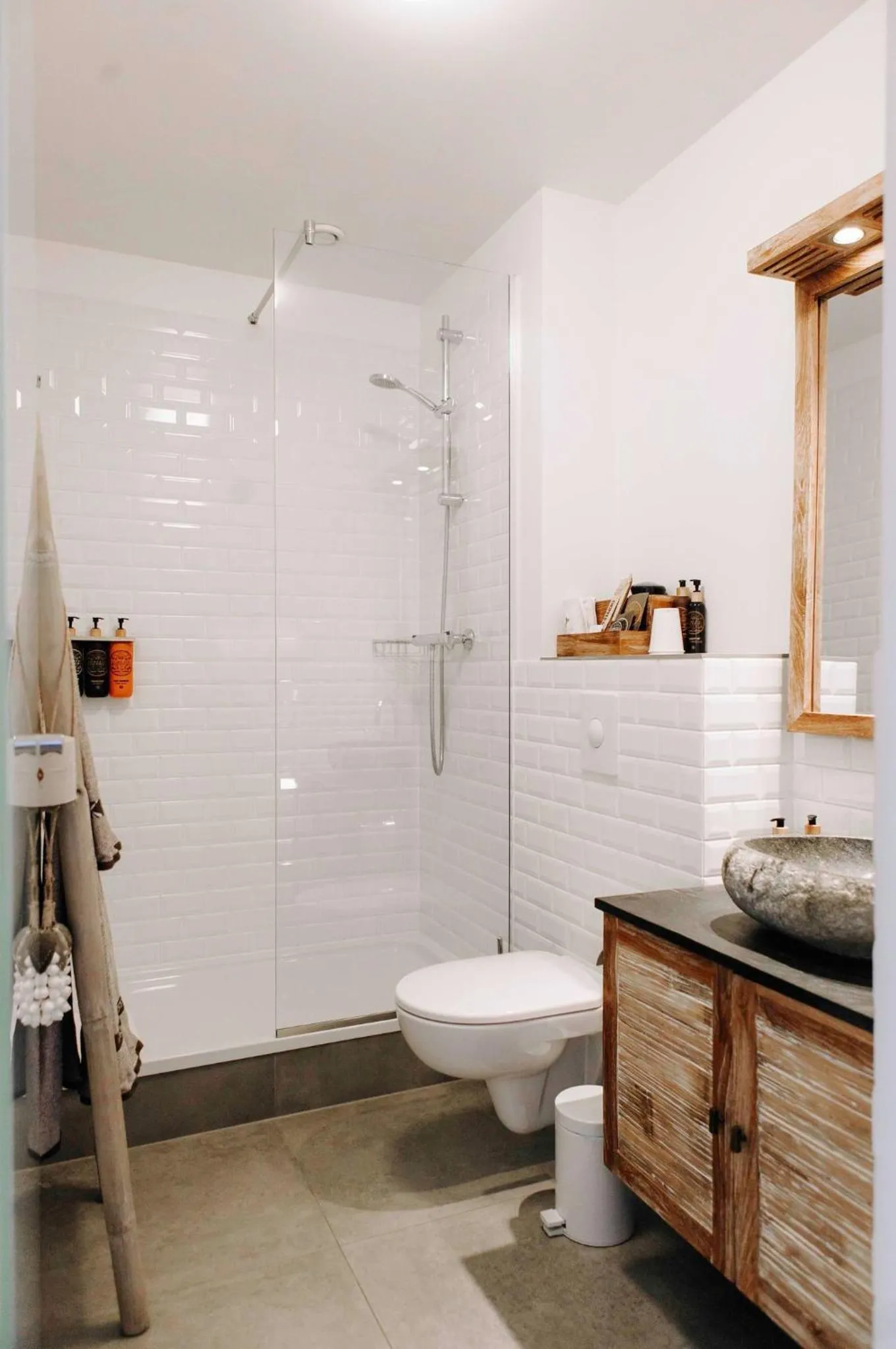 Bathroom in Eyja Guldsmeden Hotel