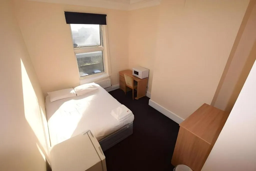 Bedroom, Bed in York Hotel