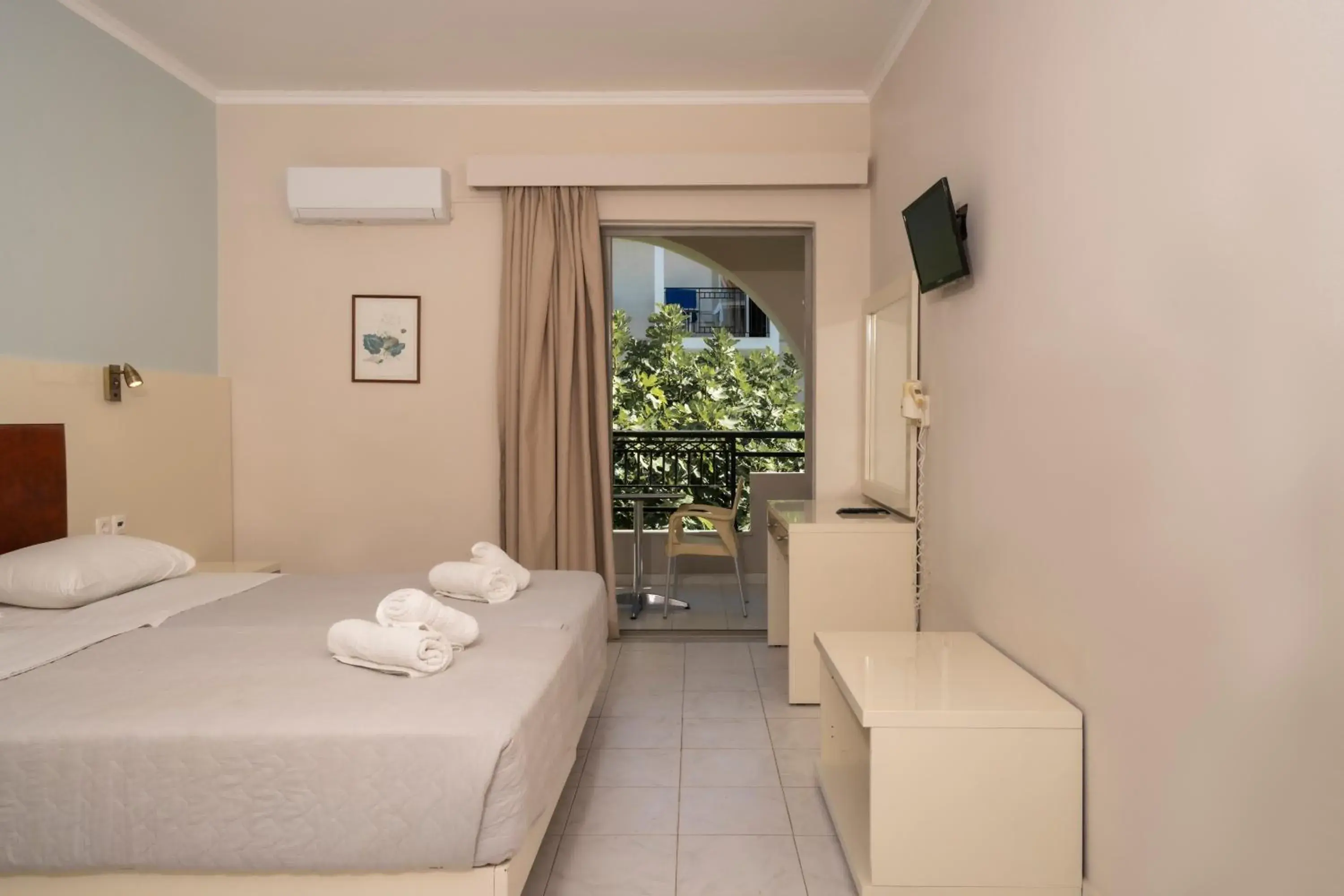 Bed in Karras Livin Bed in Karras Livin