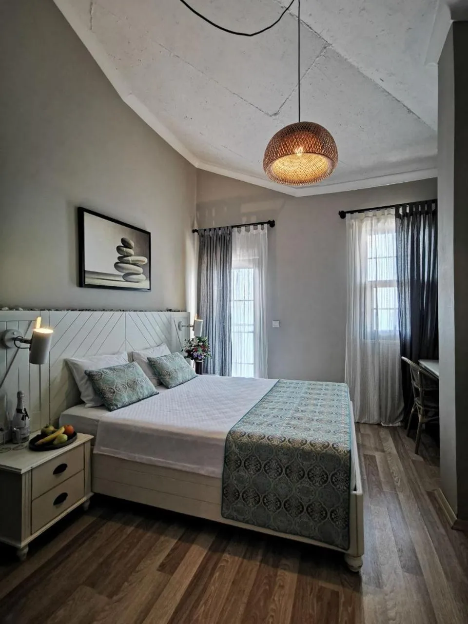 Bed in Side Kleopatra Hotel