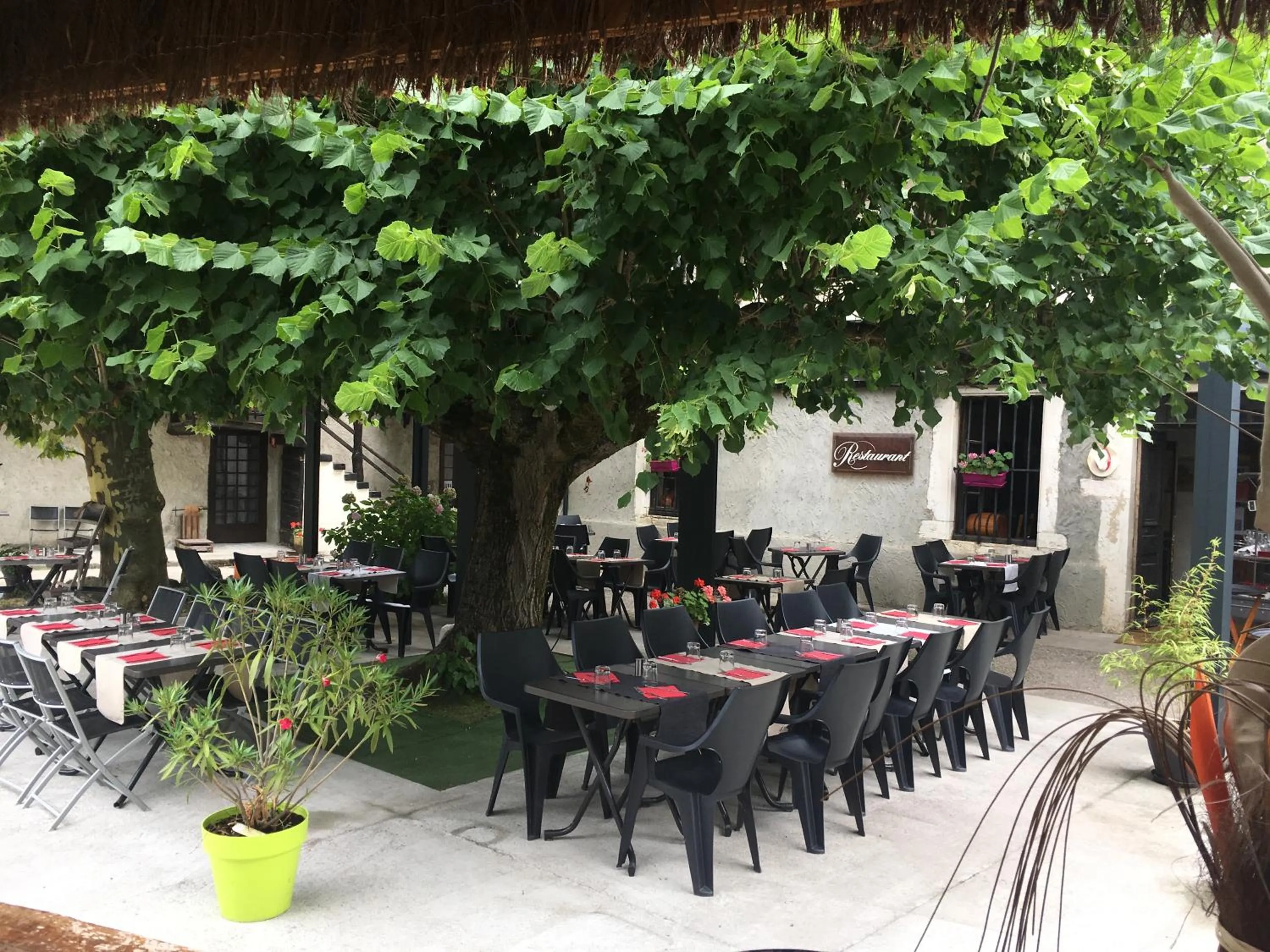 Patio in Le Relais Des Vieilles Postes