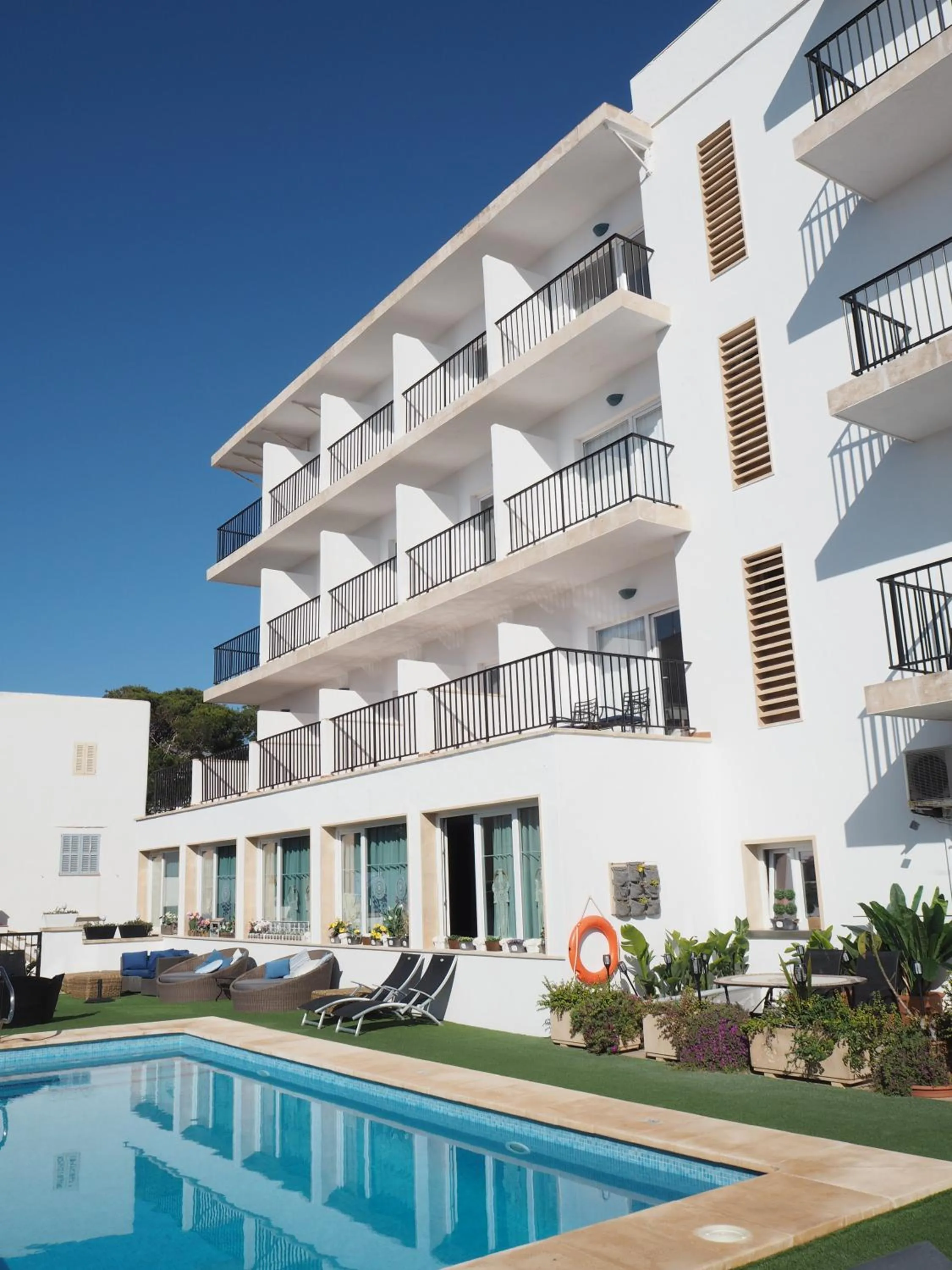 Property building in Hotel Rocamar