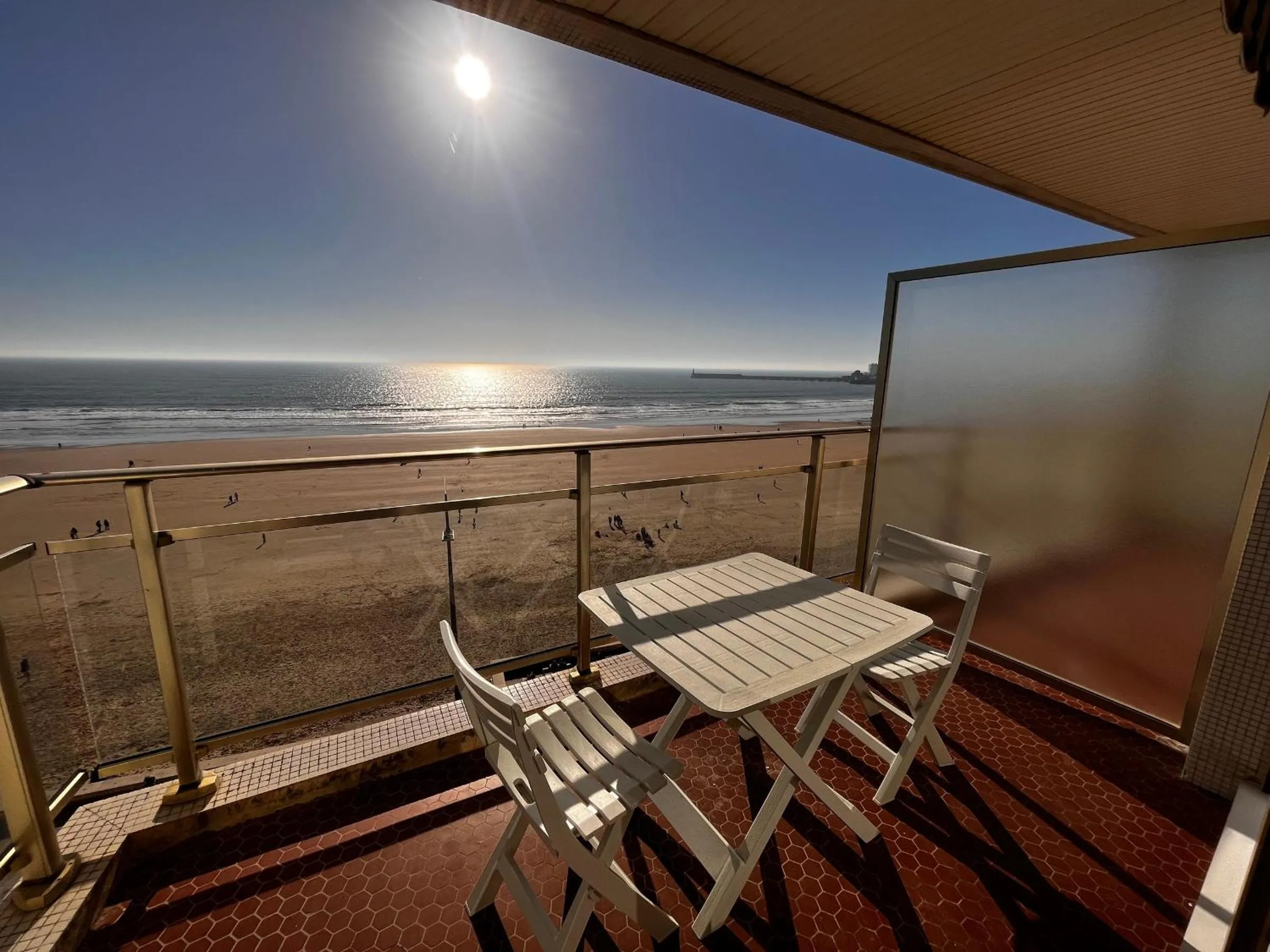 Studio face mer avec balcon, proche commerces et plage - FR-1-197-164