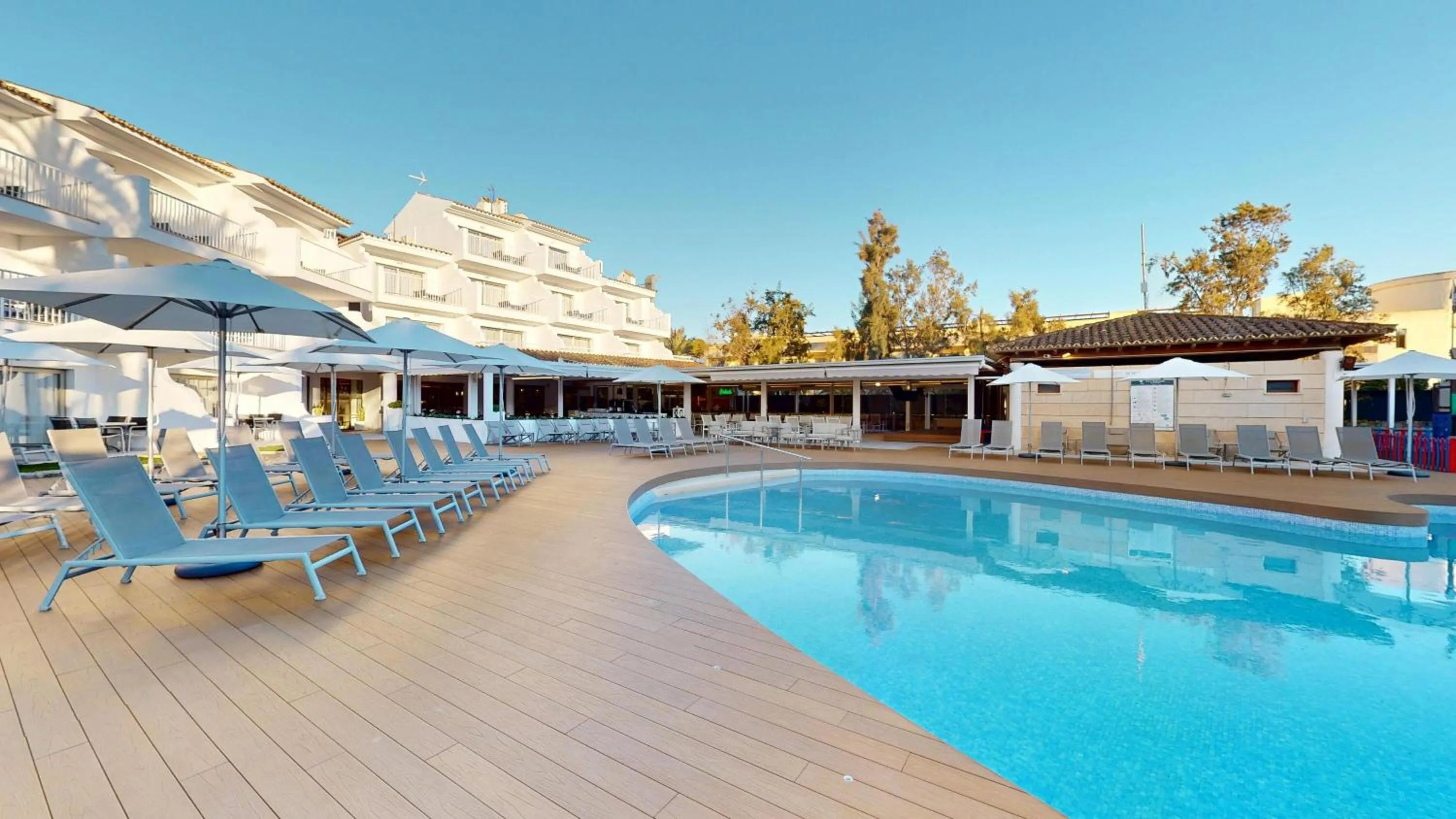 Swimming pool in Playas Ca's Saboners