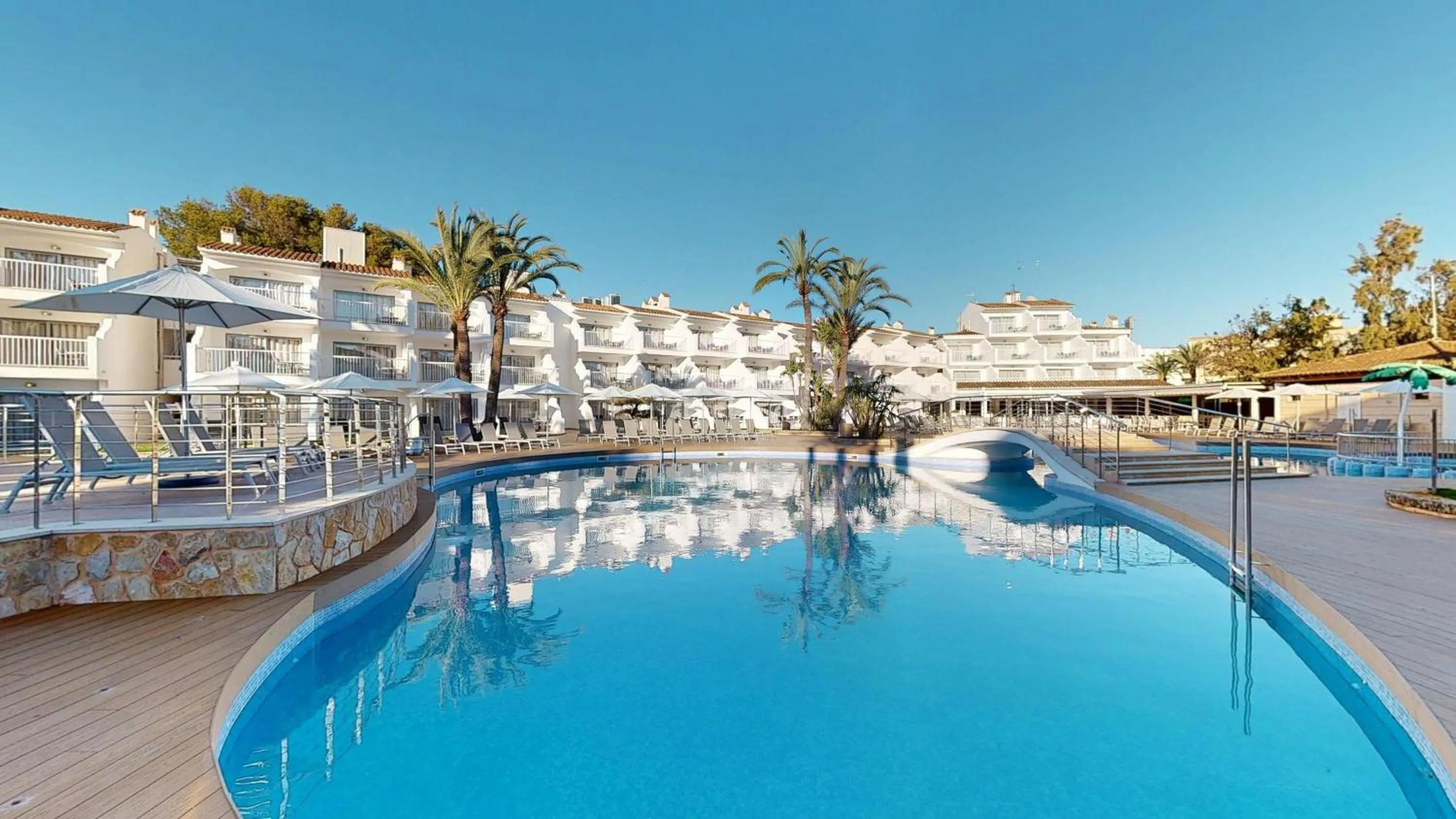 Swimming pool in Playas Ca's Saboners