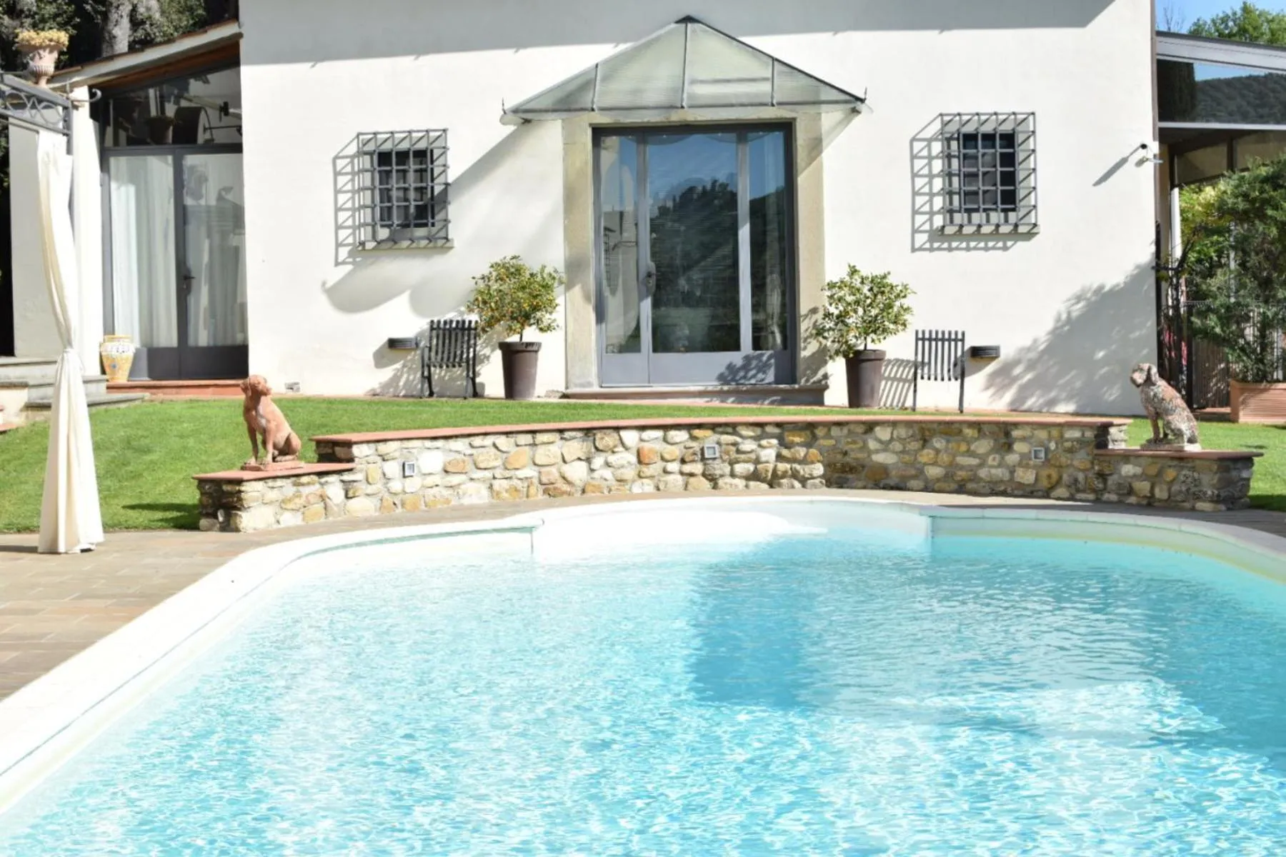 Swimming pool in Villa Il Sasso - Dimora d'Epoca