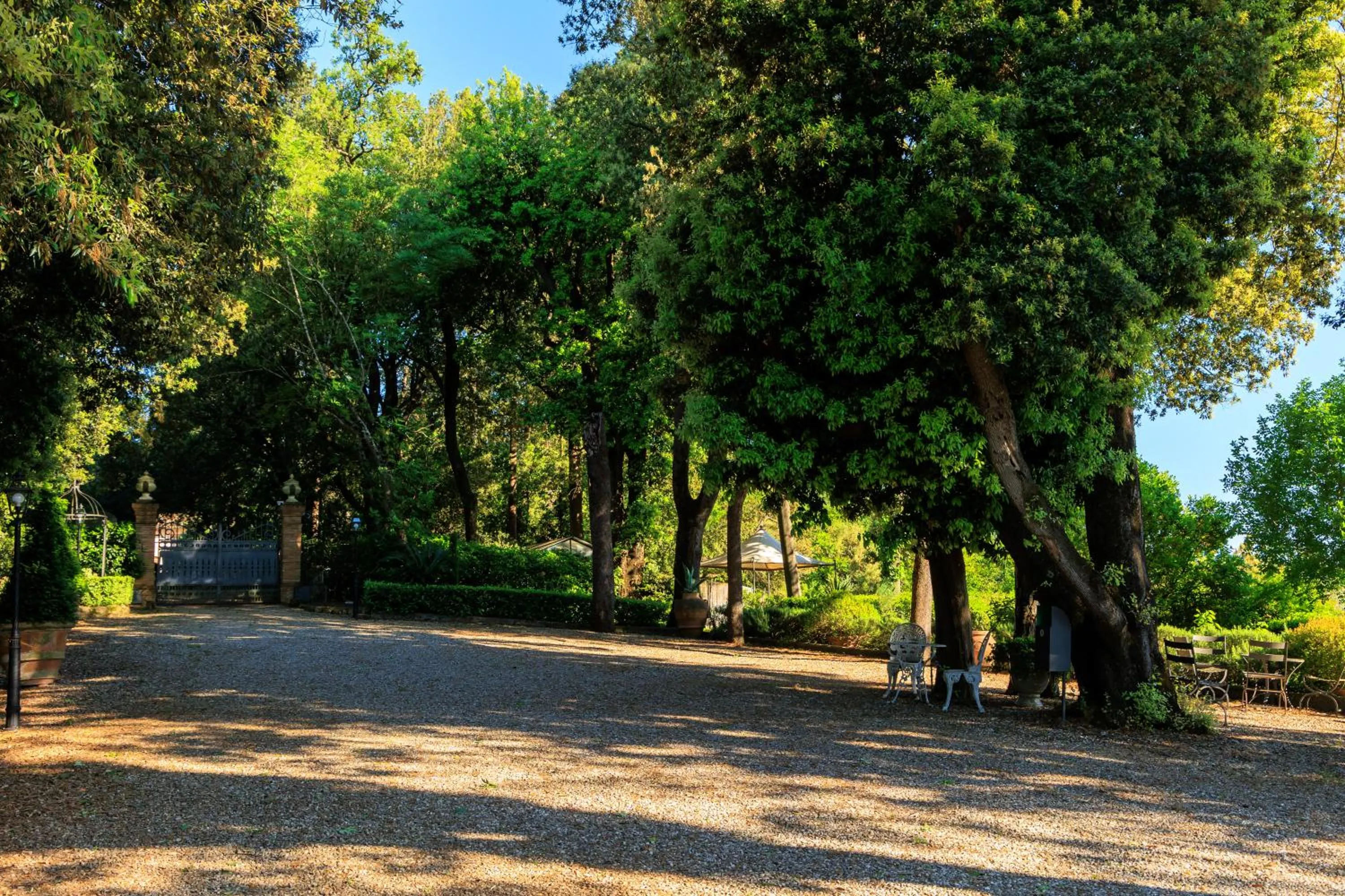 Parking in Villa Il Sasso - Dimora d'Epoca