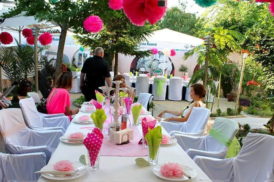 Restaurant/places to eat in Hotel Kapri