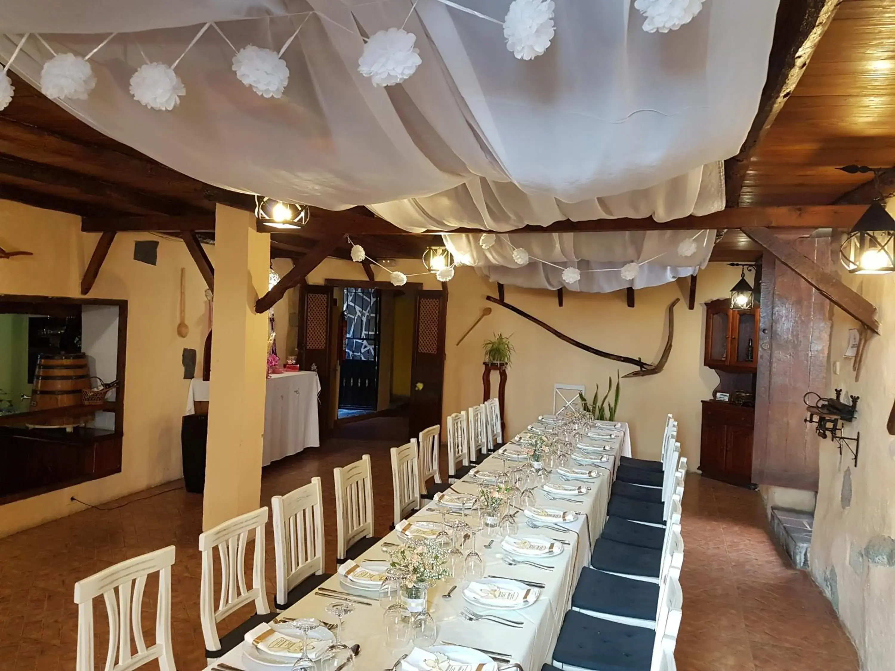 Restaurant/places to eat in Fonda Central Restaurant/places to eat in Fonda Central