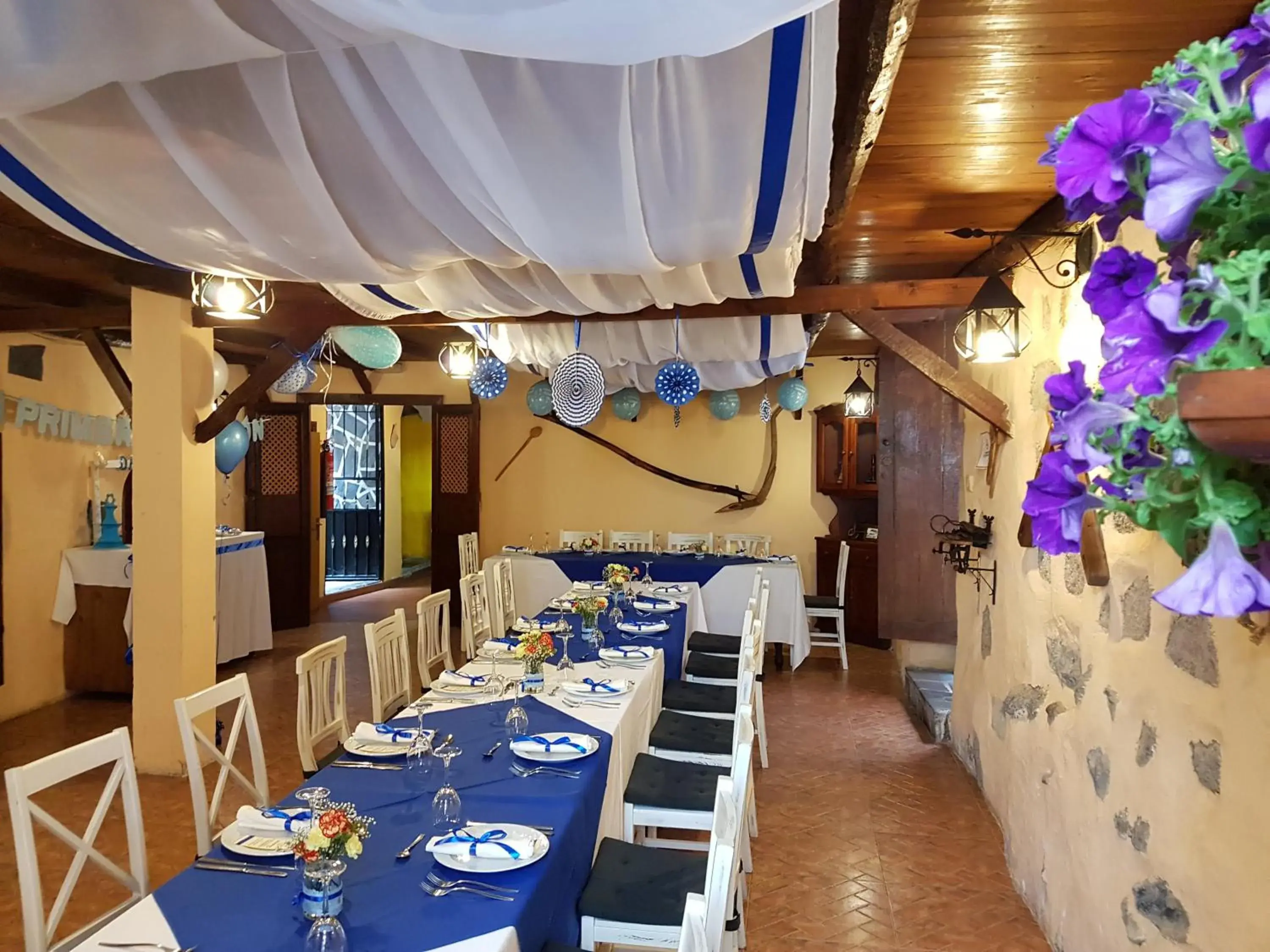 Restaurant/places to eat in Fonda Central Restaurant/places to eat in Fonda Central