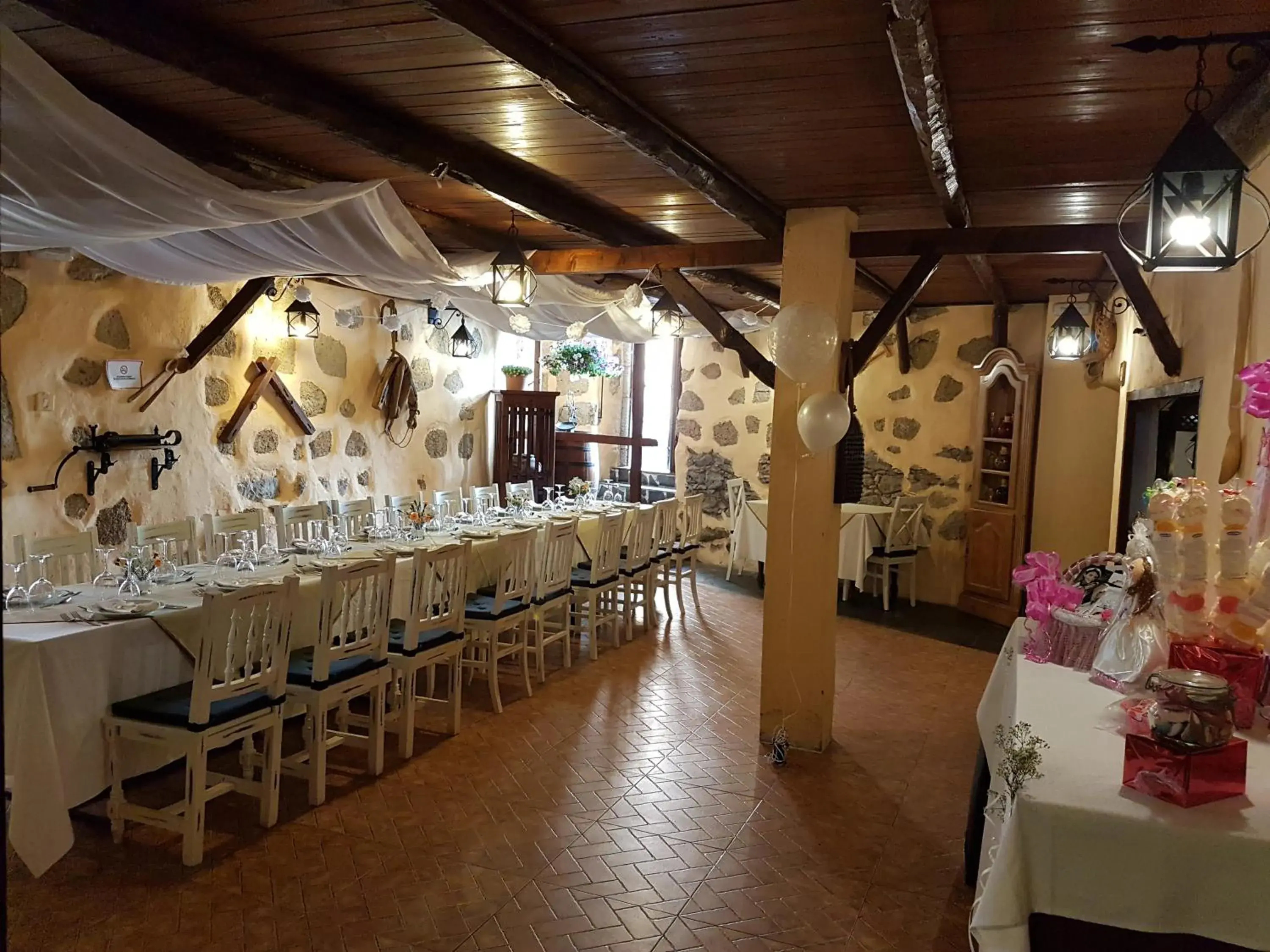 Restaurant/places to eat in Fonda Central Restaurant/places to eat in Fonda Central