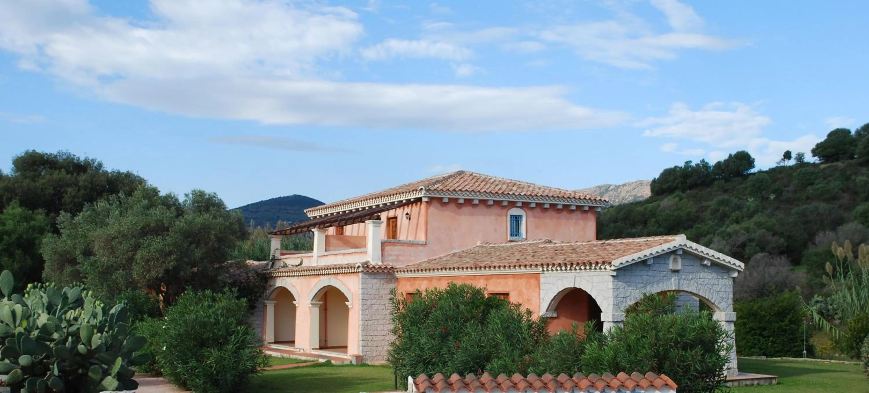 Facade/entrance in Vecchio Stazzo