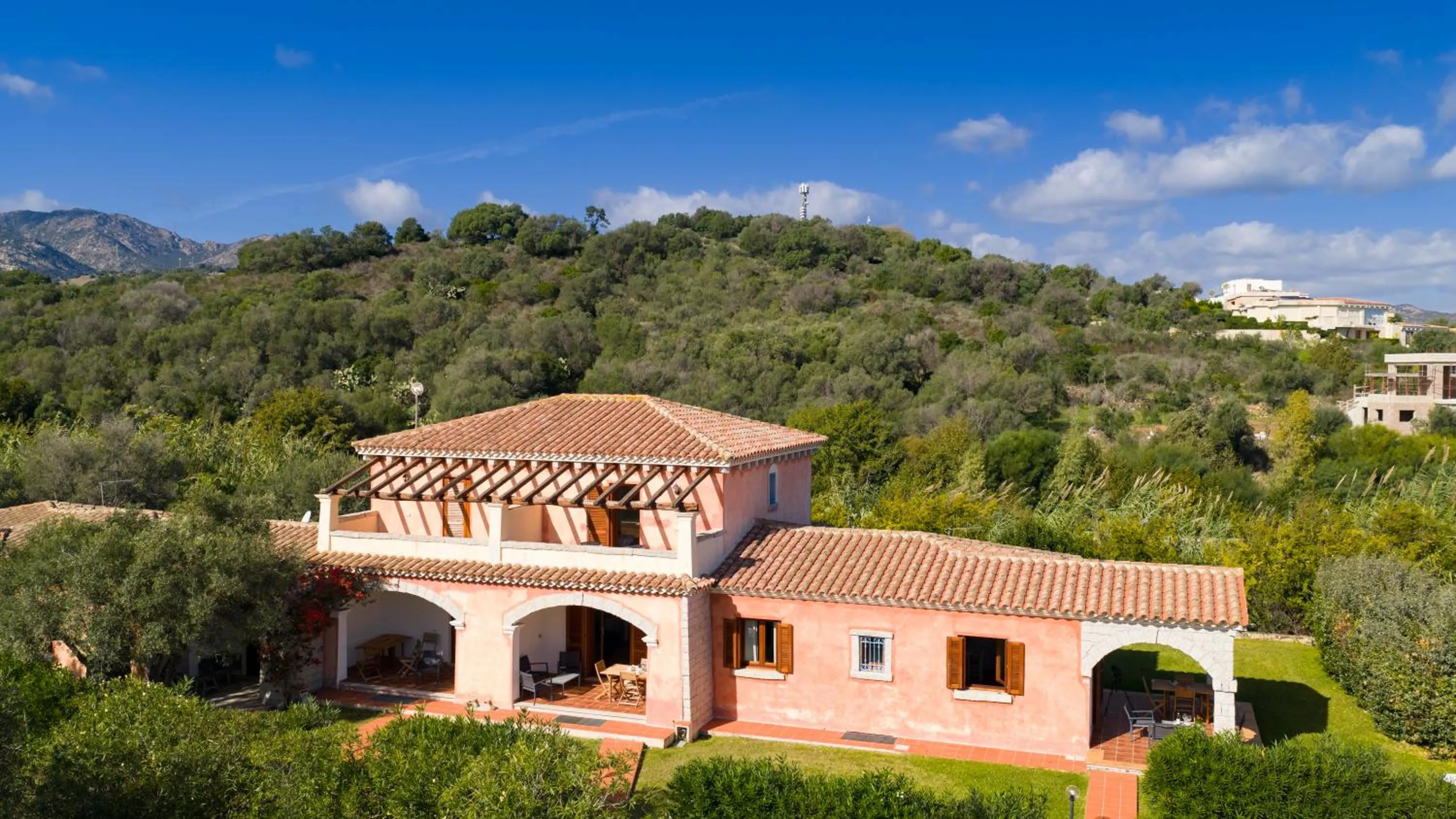 Property building in Vecchio Stazzo