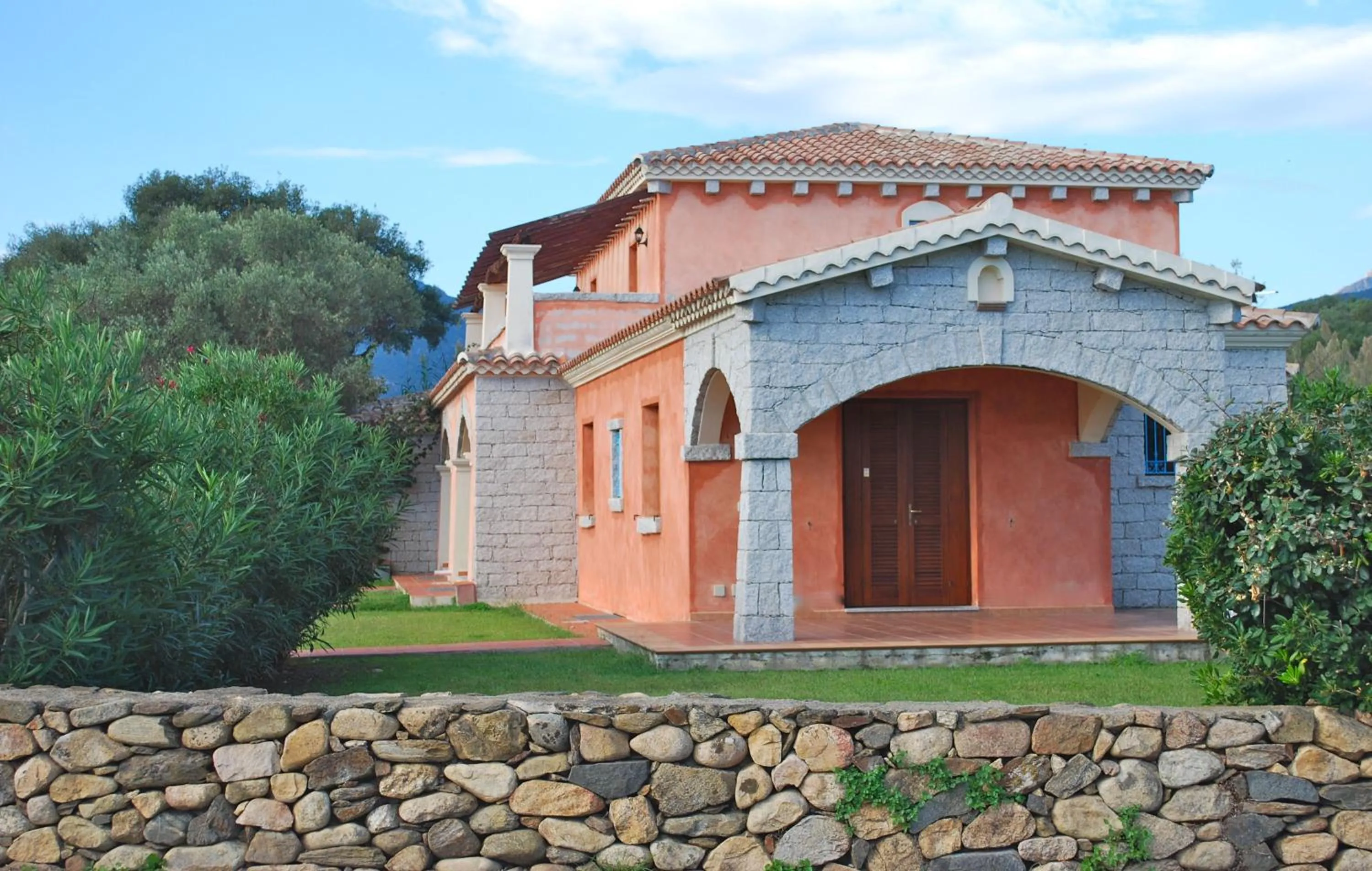 Property building in Vecchio Stazzo