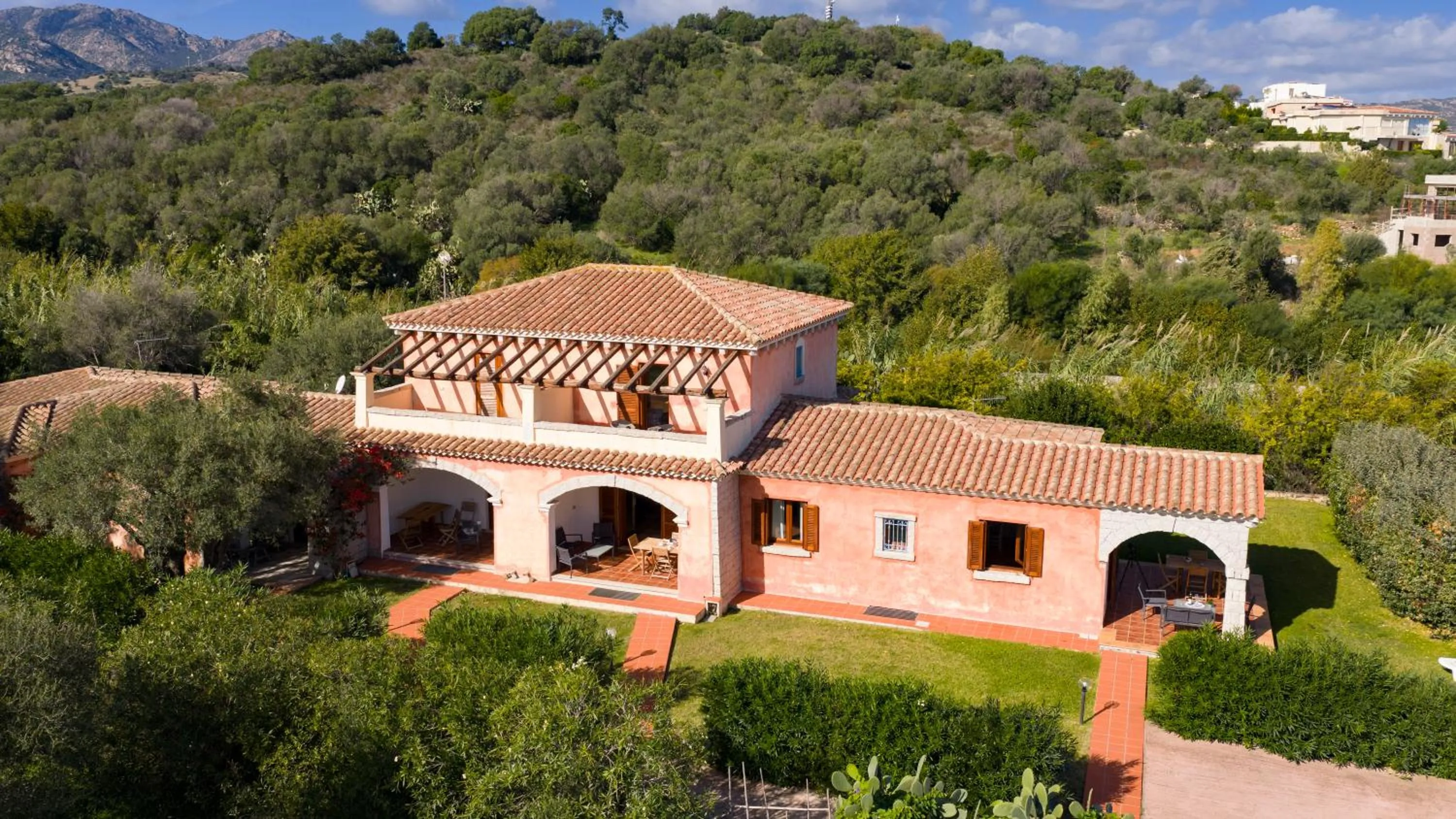 Property building in Vecchio Stazzo